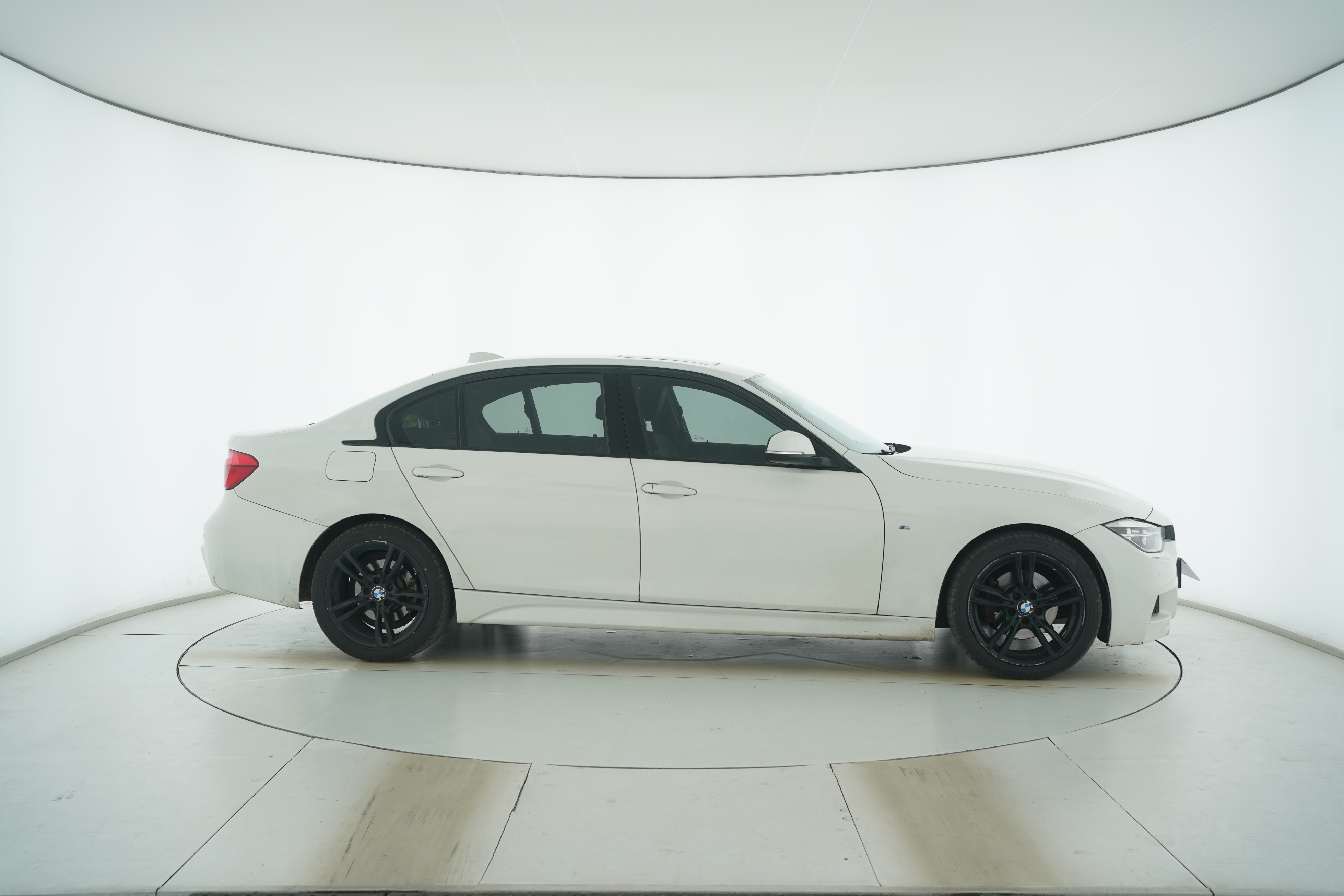 BMW 3 Series 2017 — фото 8