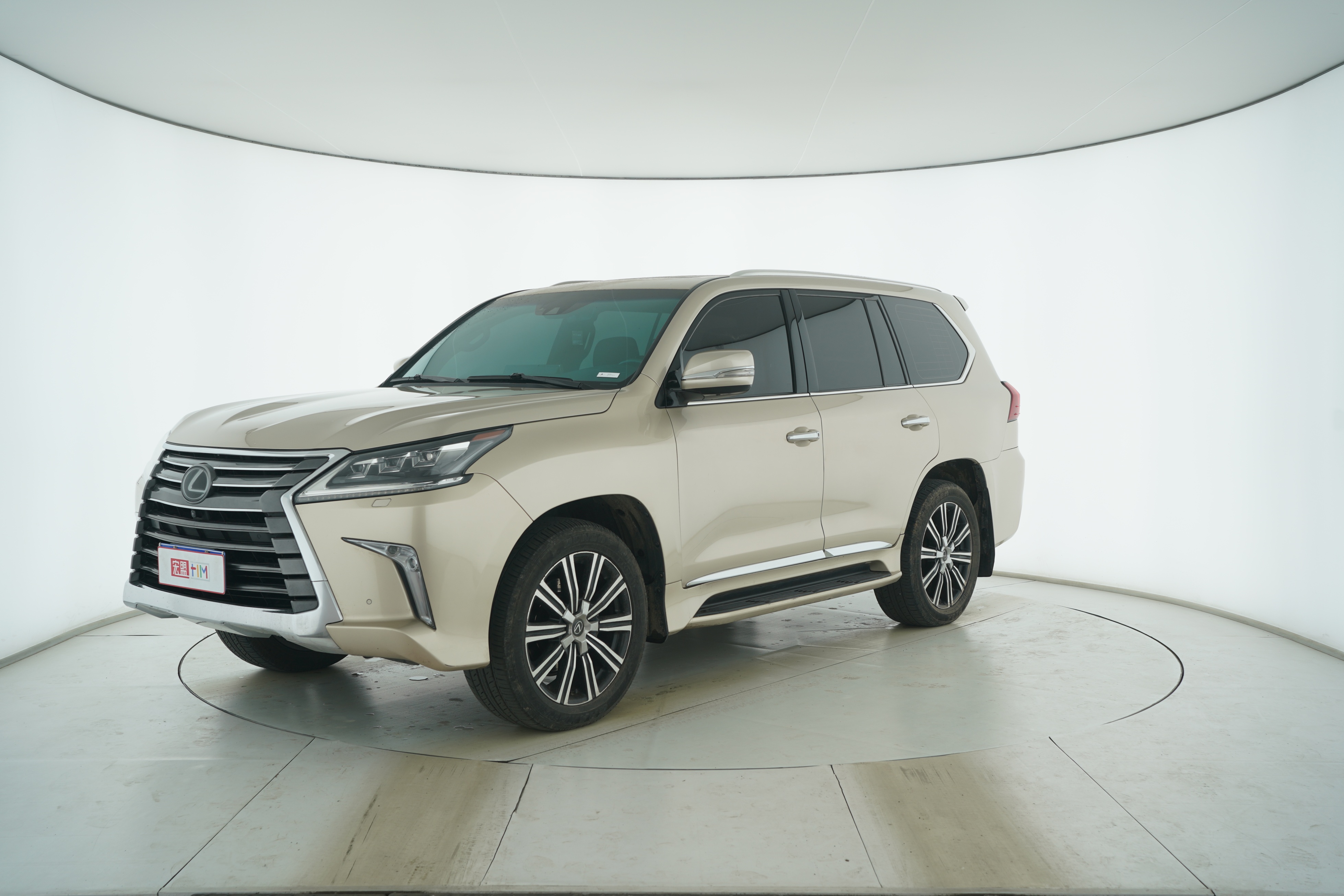 Lexus LX 2017 — фото 1