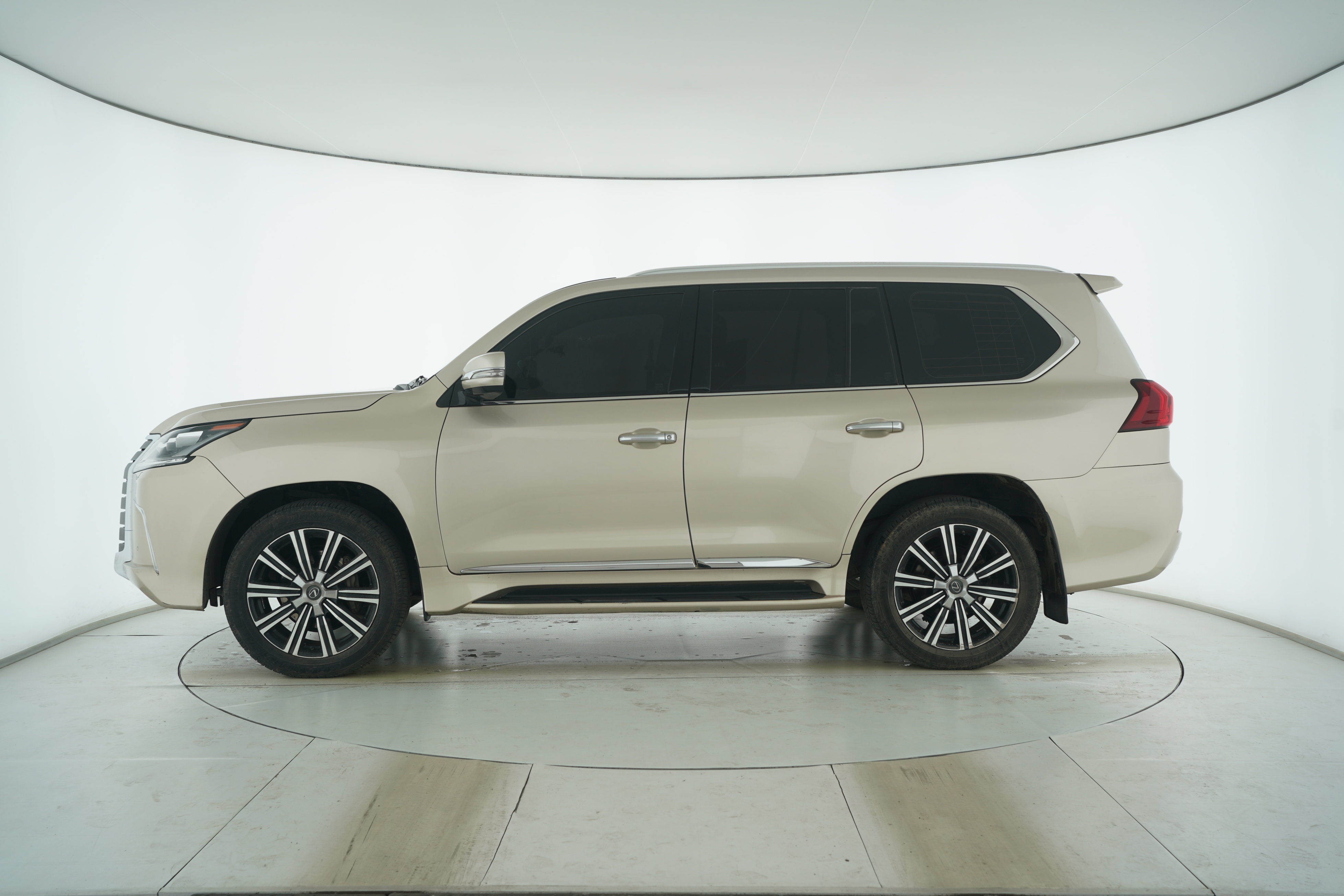 Lexus LX 2017 — фото 7