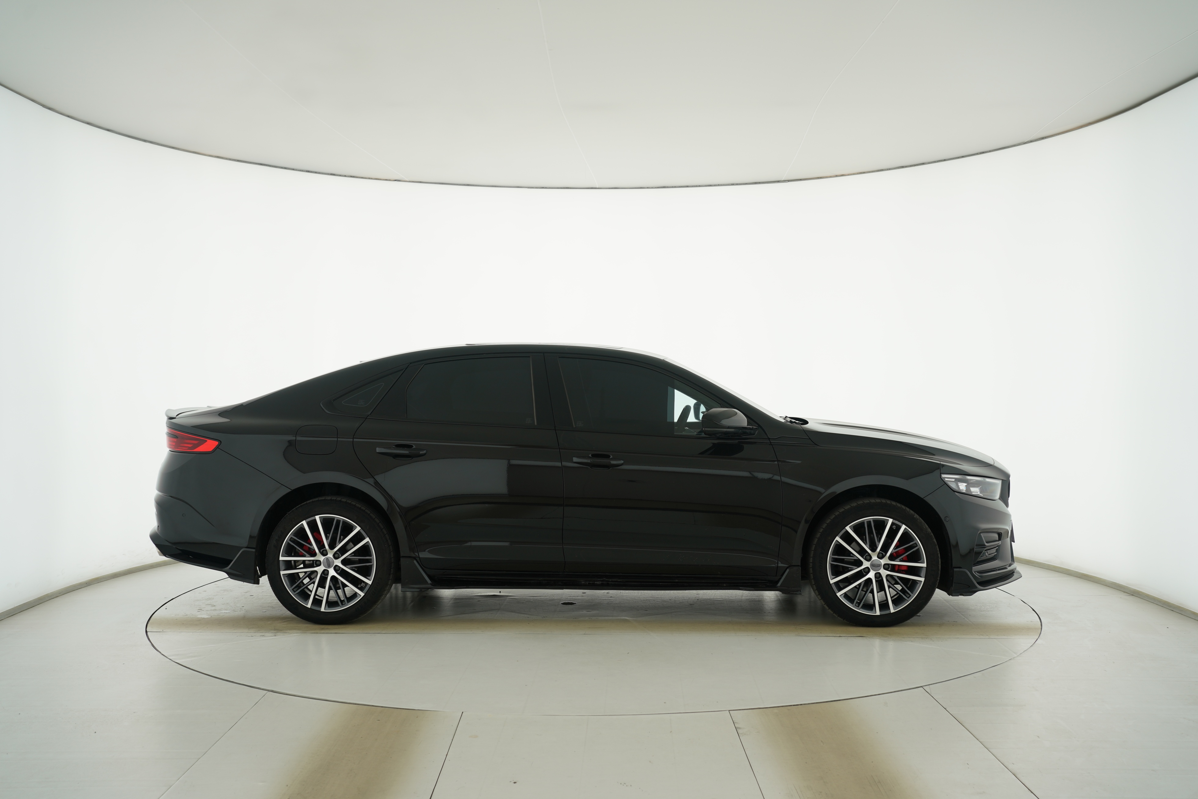 Geely Xingyue 2019 — фото 8