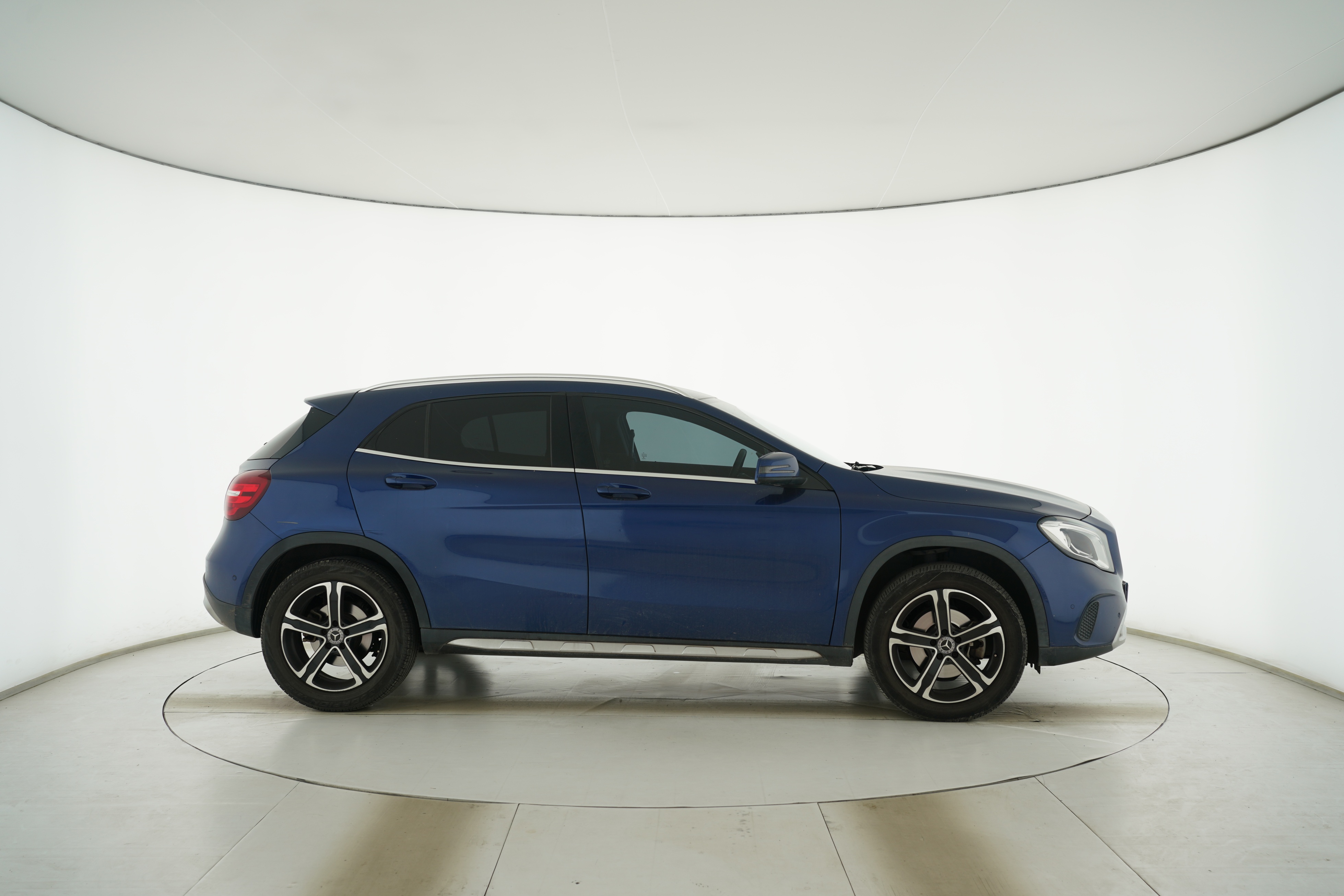 Mercedes Benz GLA 2018 — фото 8