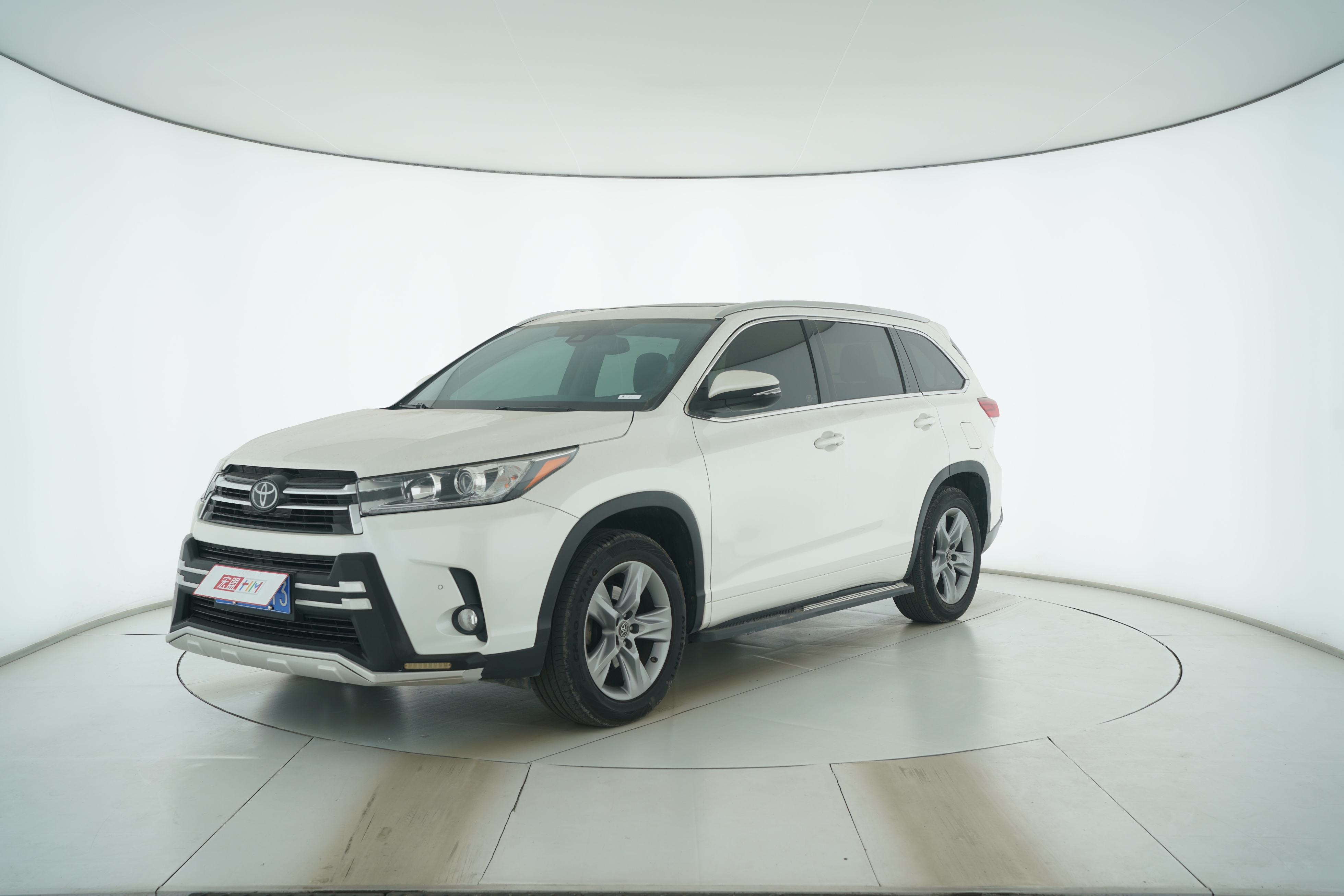 Toyota Highlander 2018 — фото 1