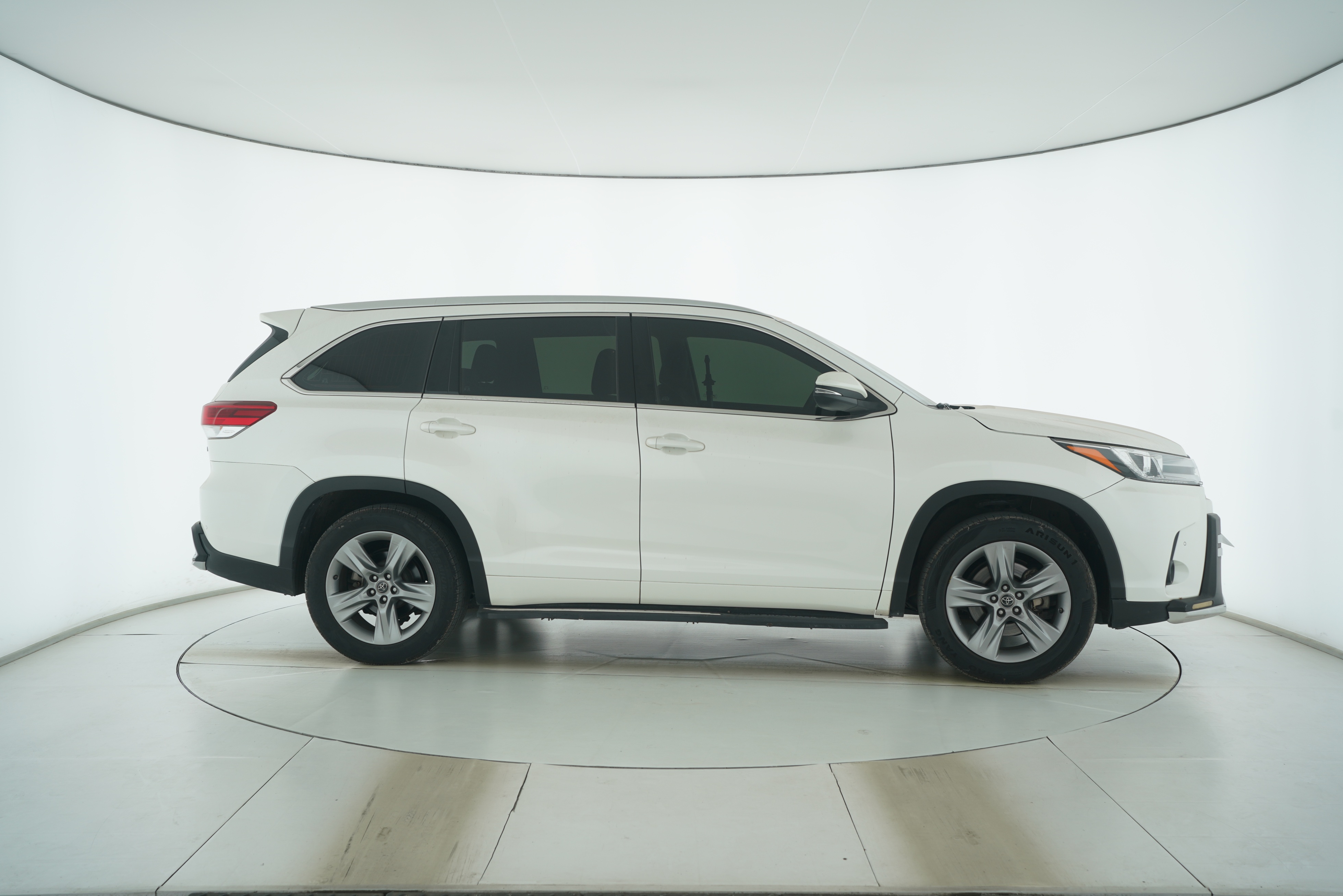 Toyota Highlander 2018 — фото 8