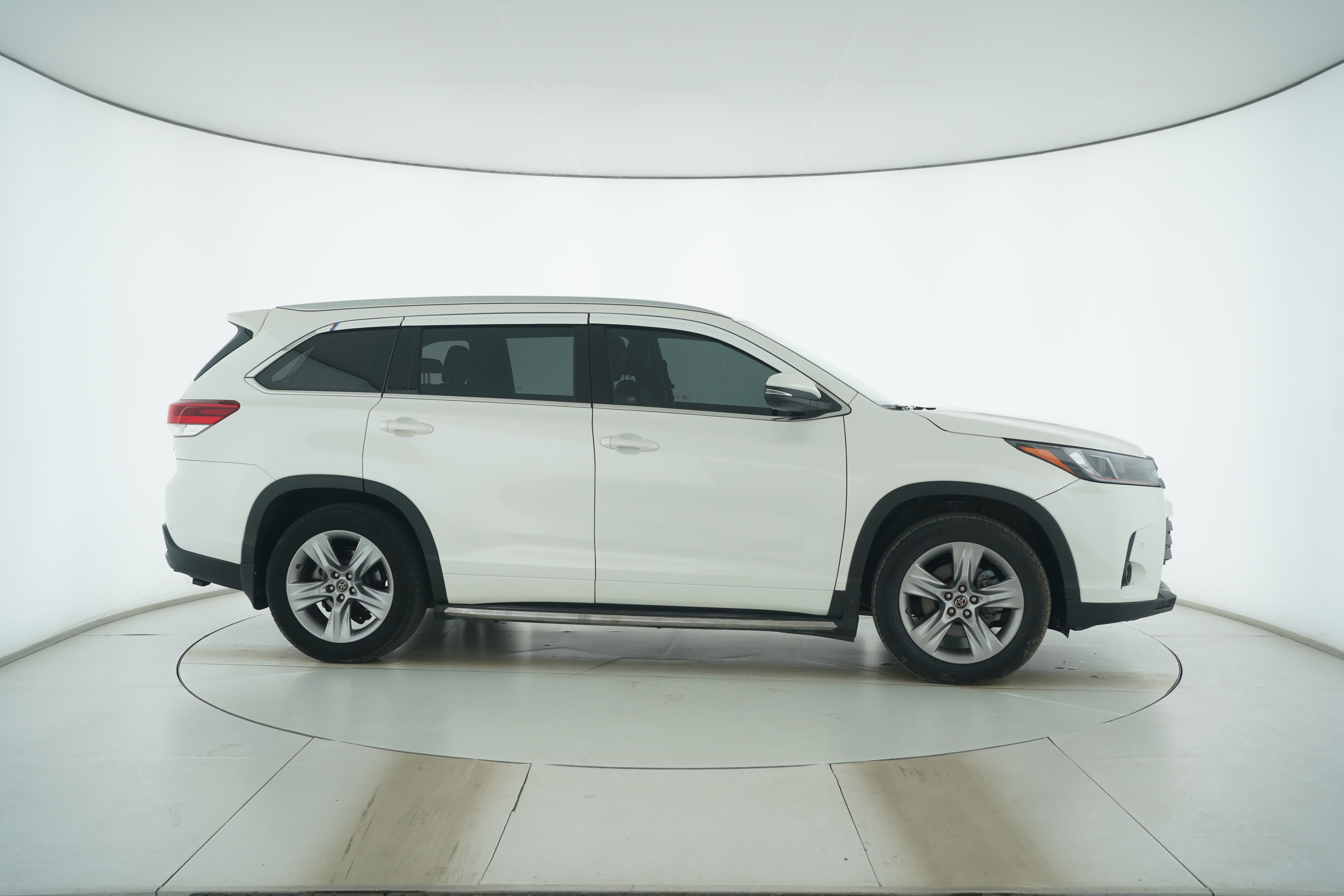 Toyota Highlander 2018 — фото 8