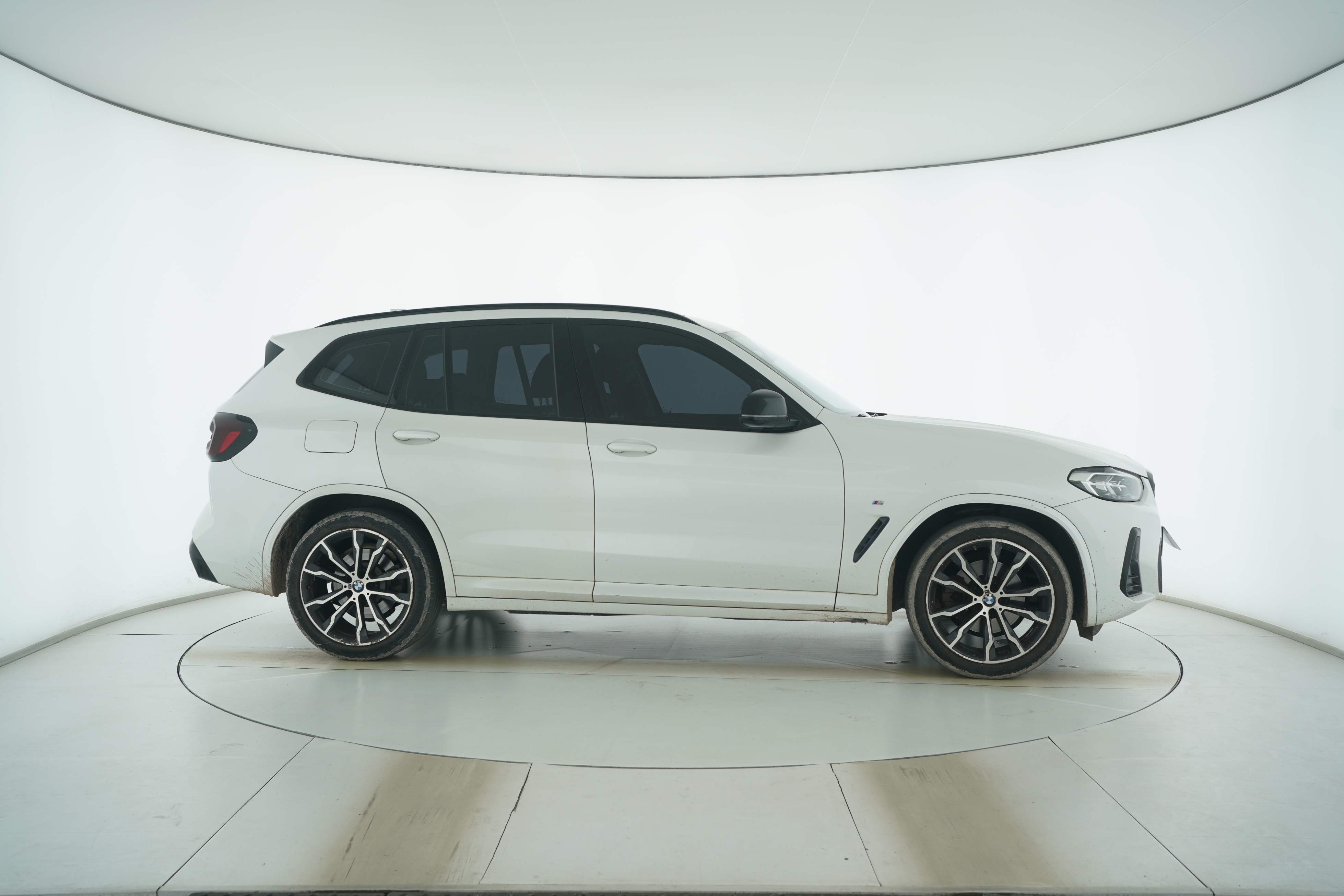 BMW X4 2022 — фото 8