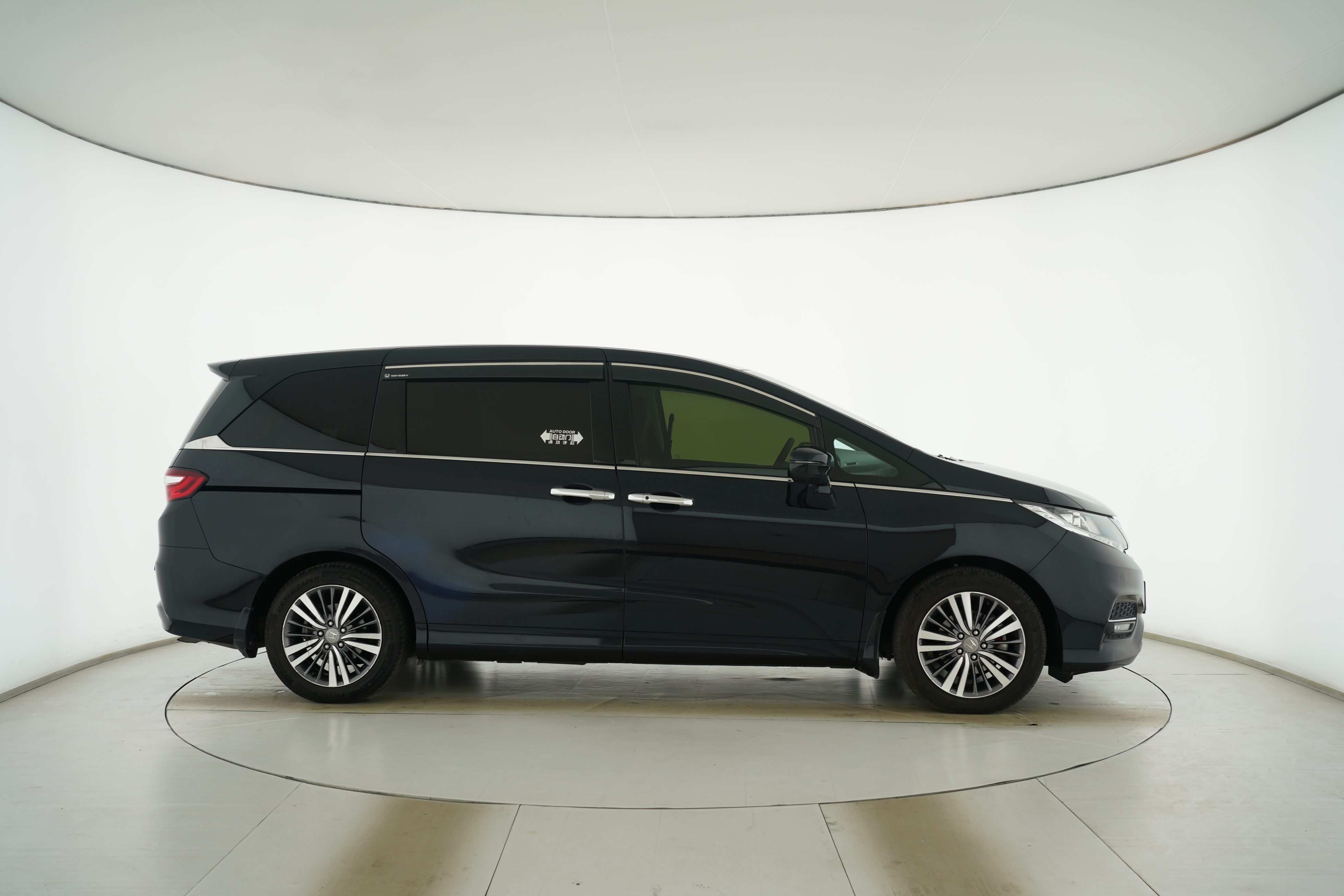 Honda Odyssey 2018 — фото 8