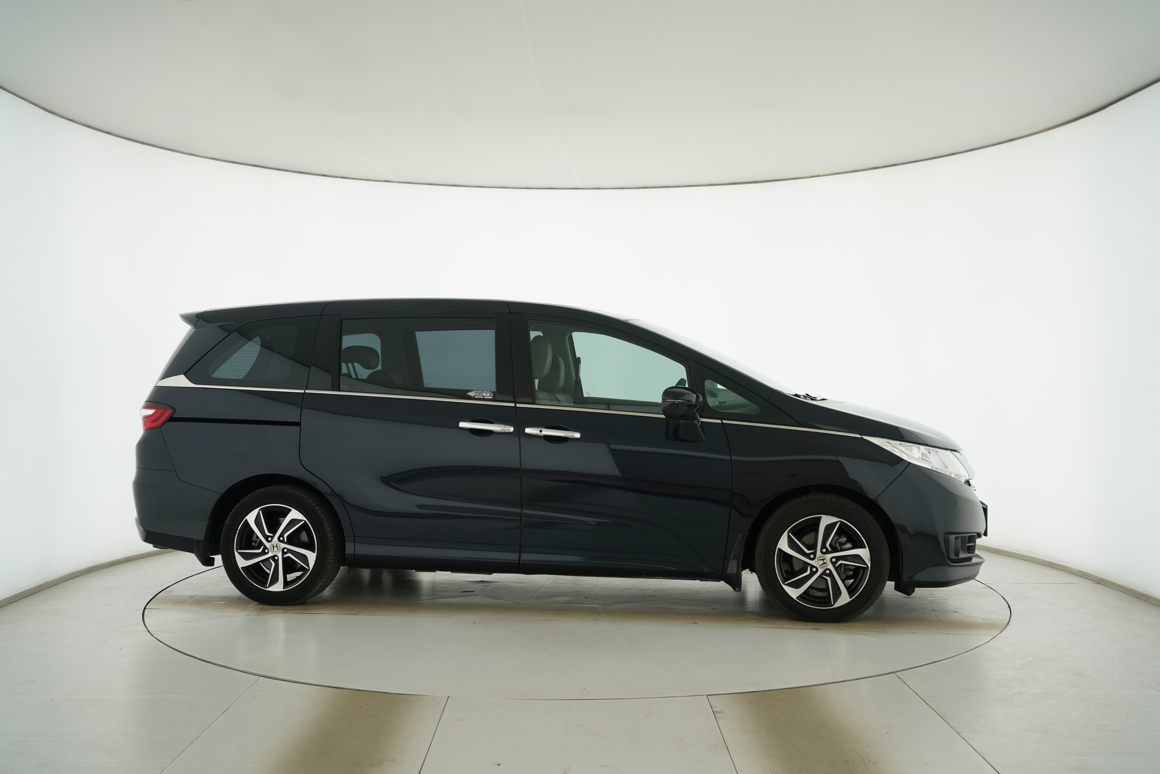 Honda Odyssey 2017 — фото 8