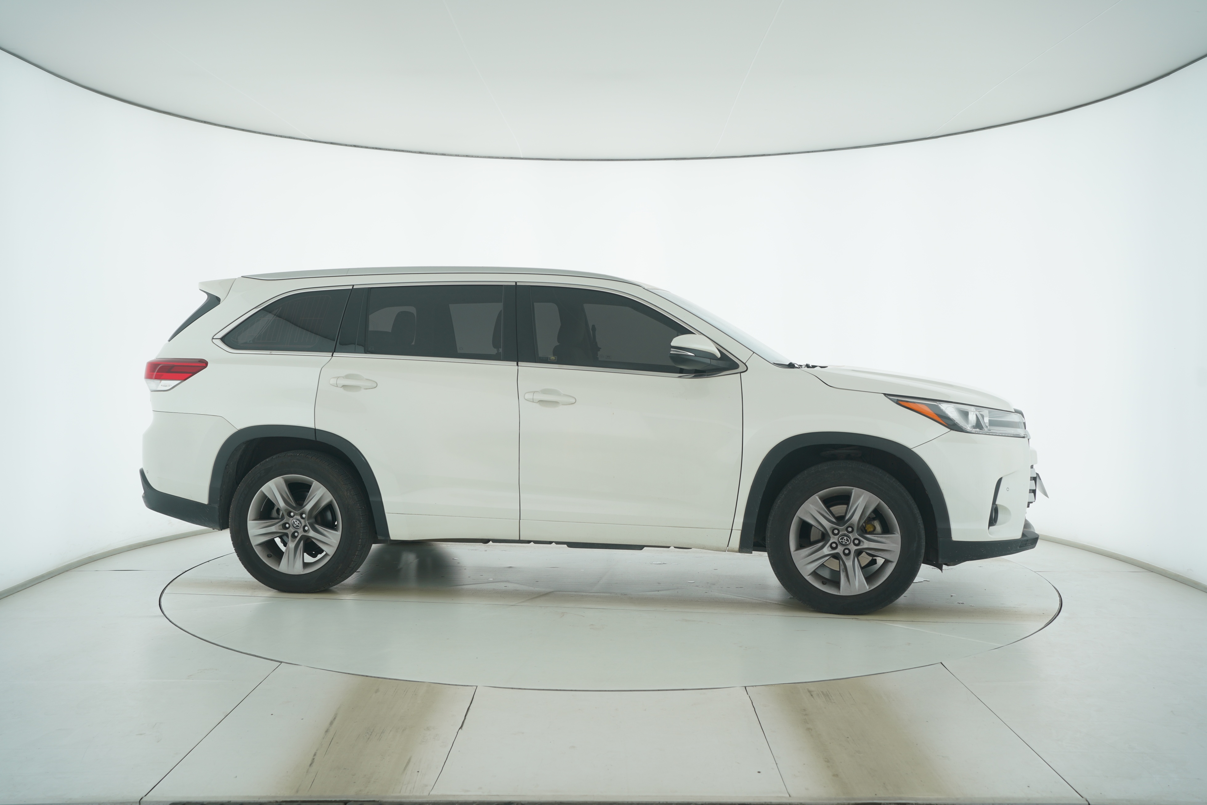Toyota Highlander 2018 — фото 8