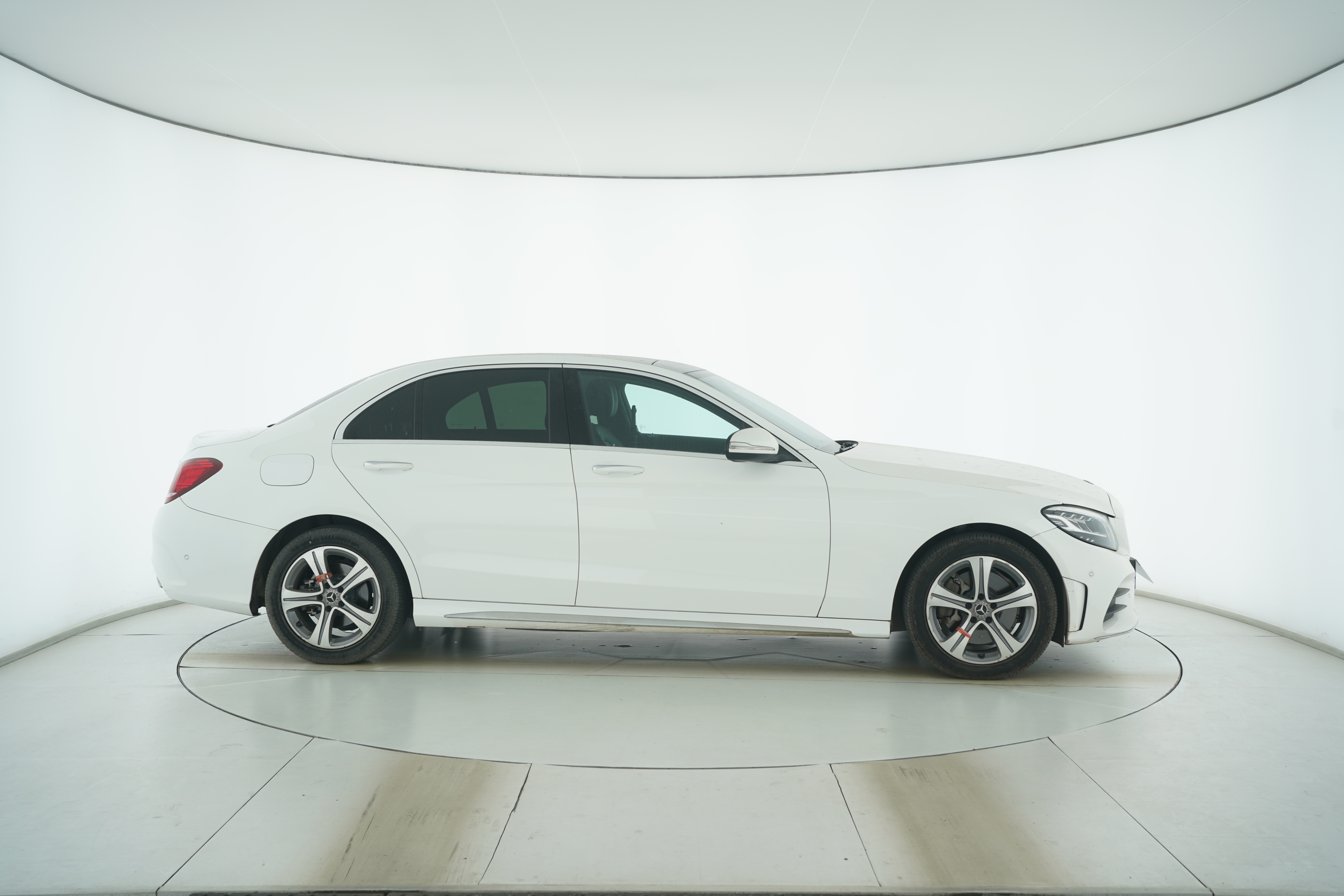 Mercedes Benz C-Class 2019 — фото 8