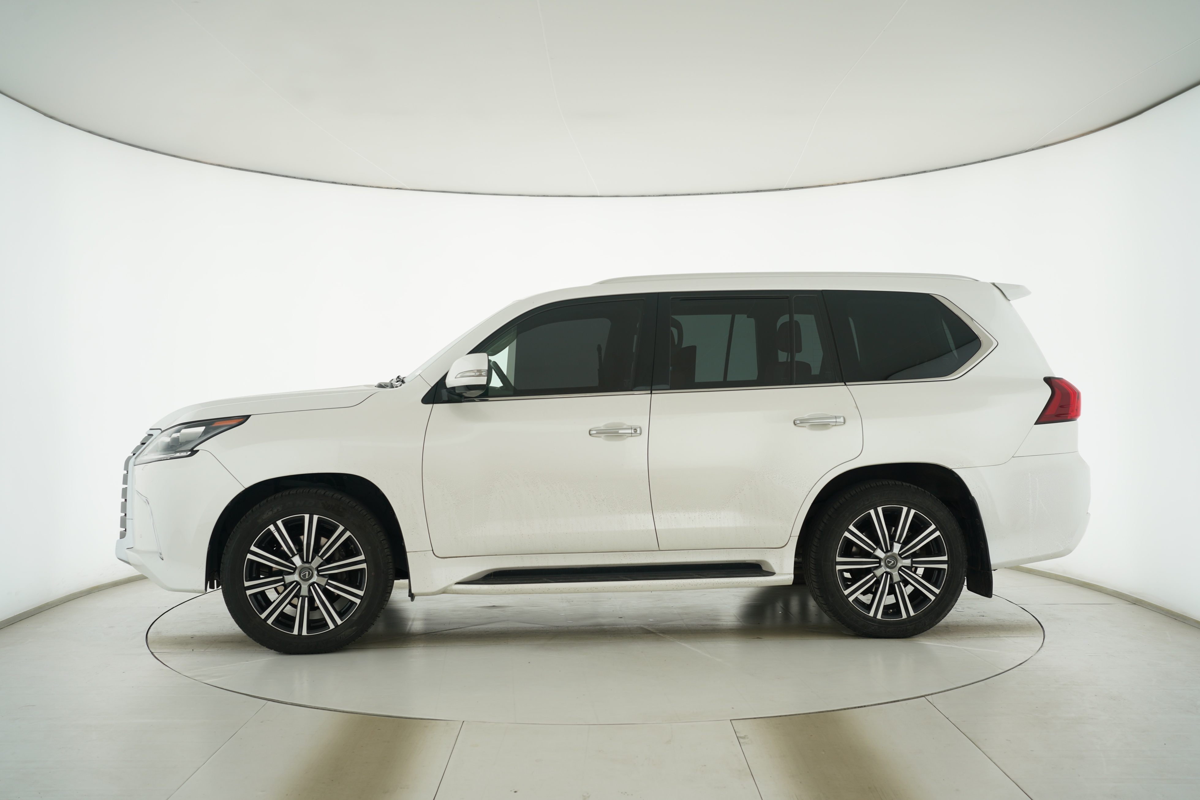 Lexus LX 2019 — фото 7