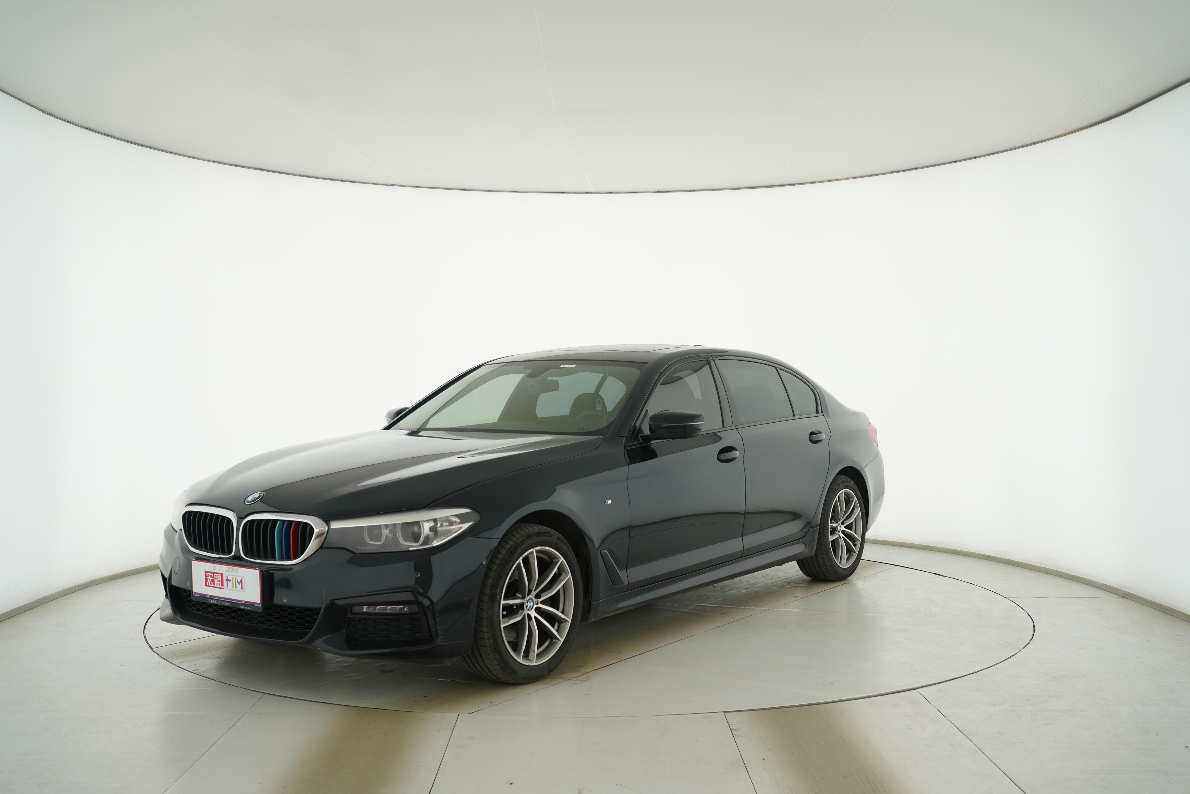 BMW 5 Series 2019 — фото 1