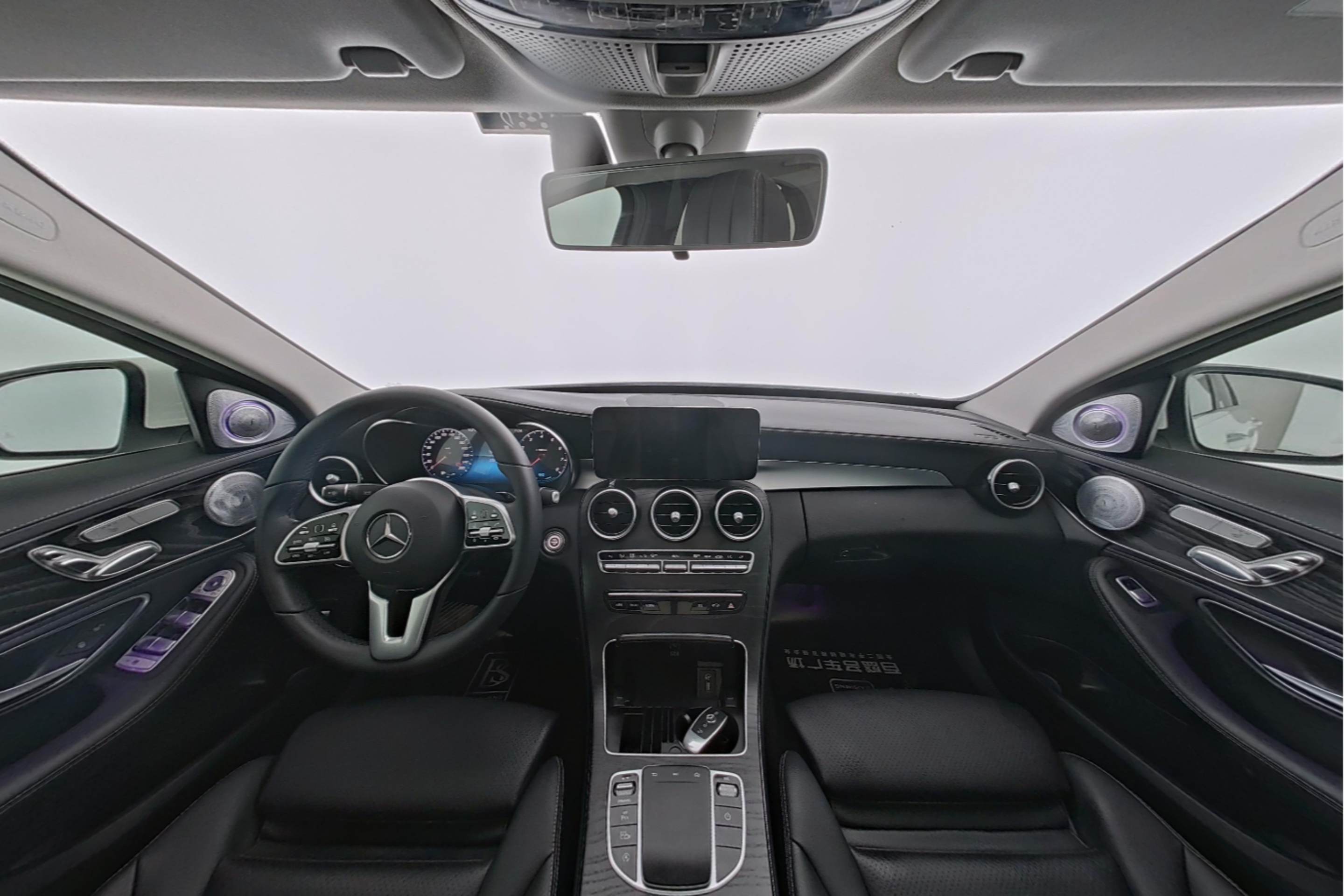 Mercedes Benz C-Class 2019 — фото 9