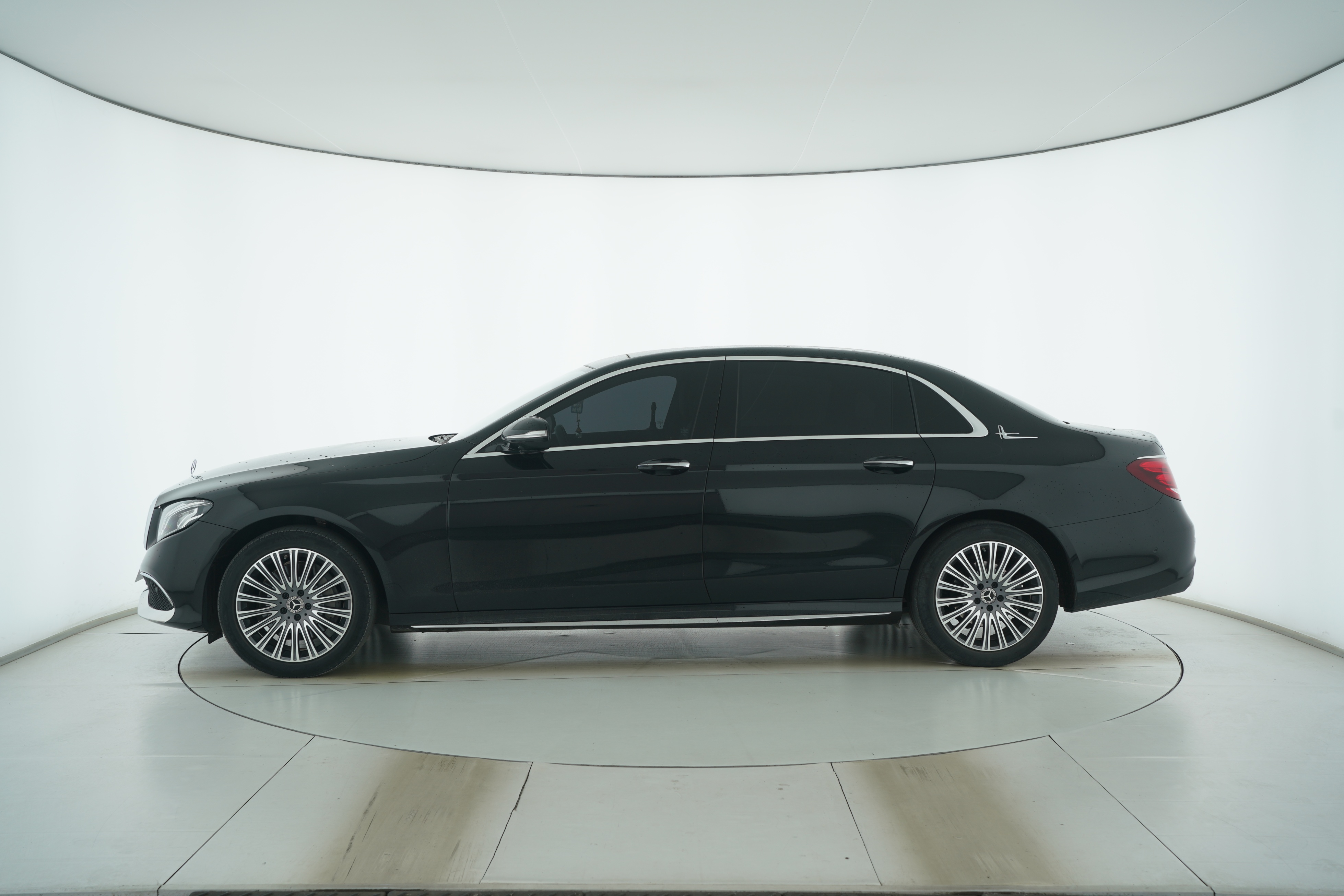 Mercedes Benz E-Class 2020 — фото 7