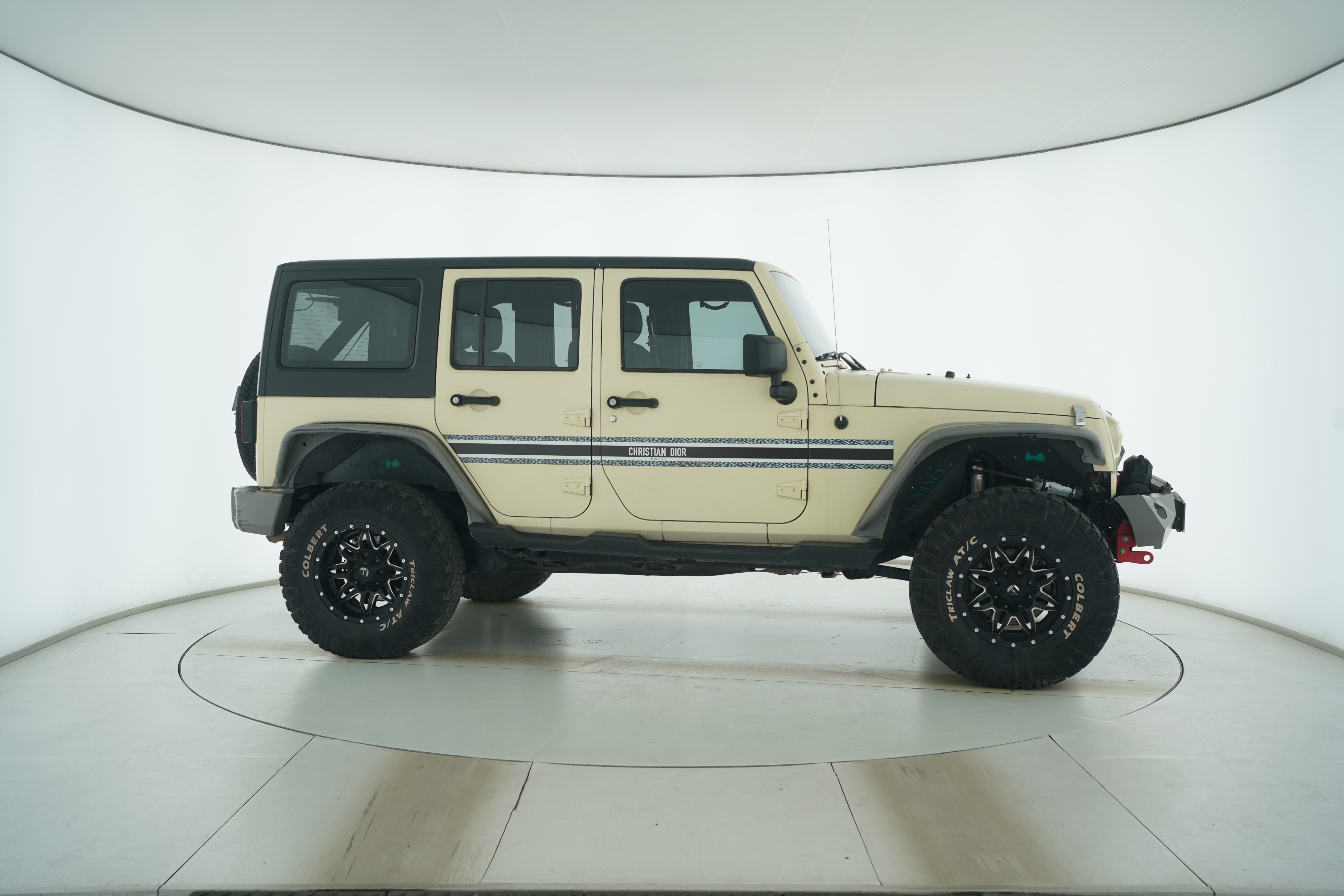 Jeep Wrangler 2017 — фото 8