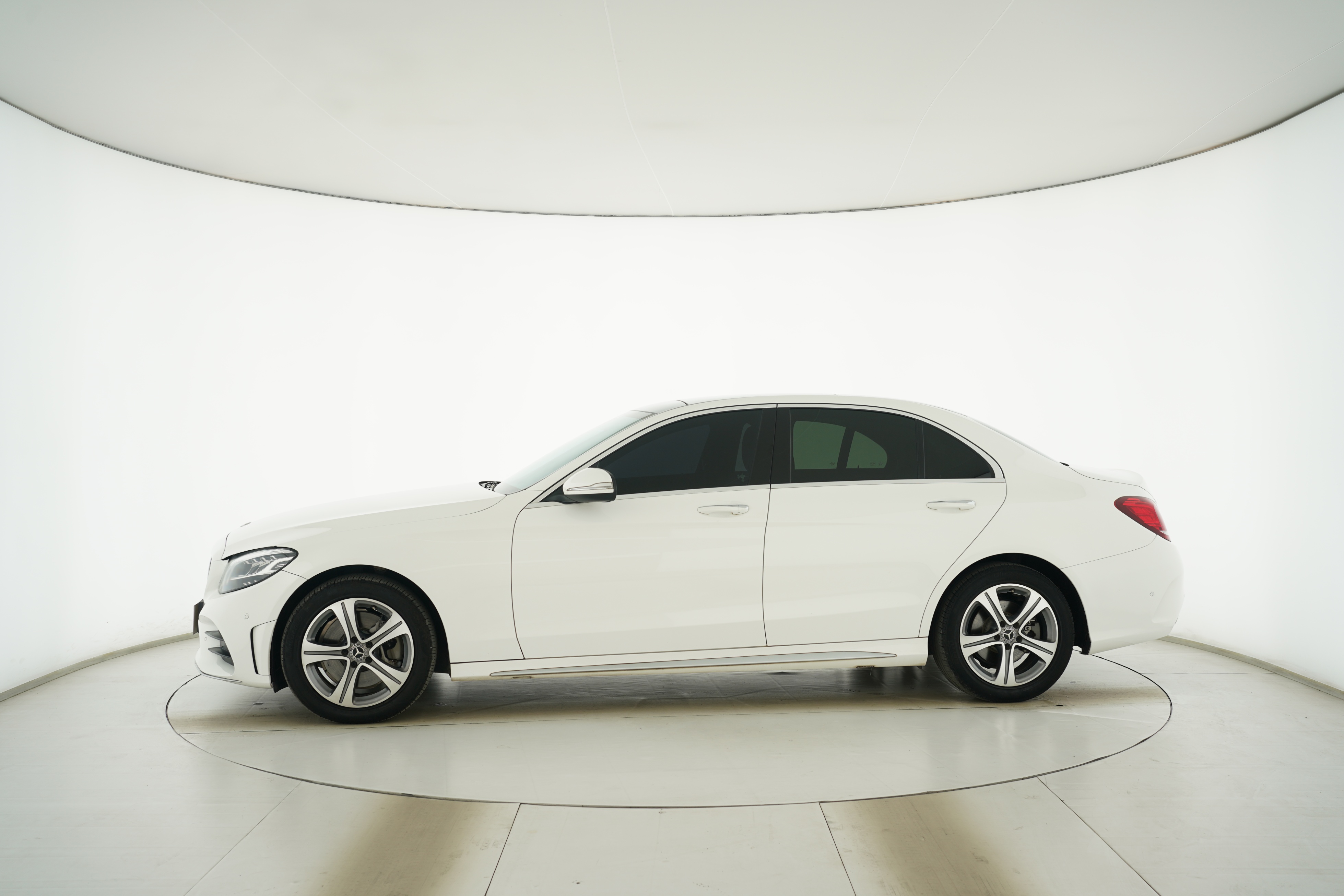Mercedes Benz C-Class 2019 — фото 7