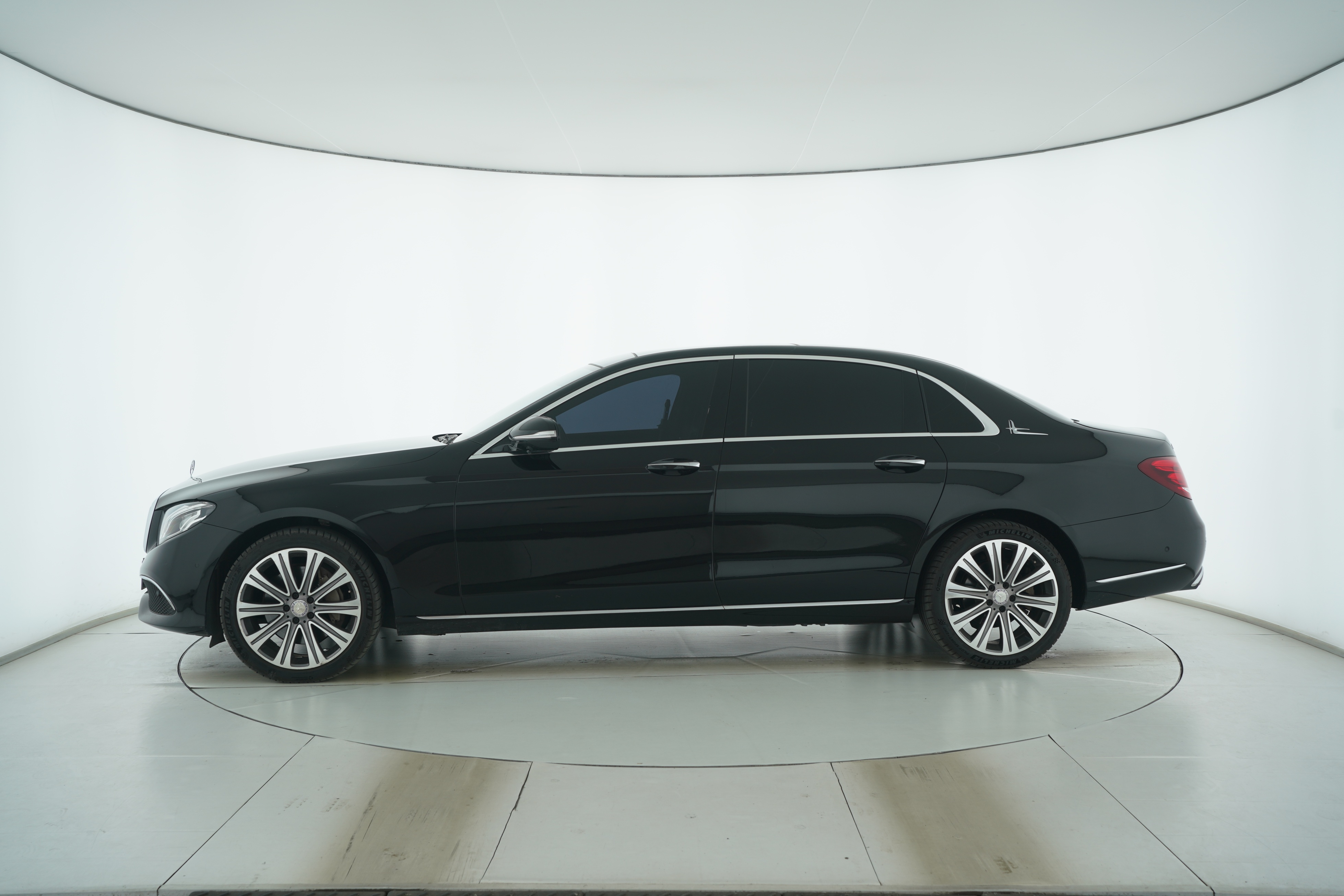 Mercedes Benz E-Class 2016 — фото 7