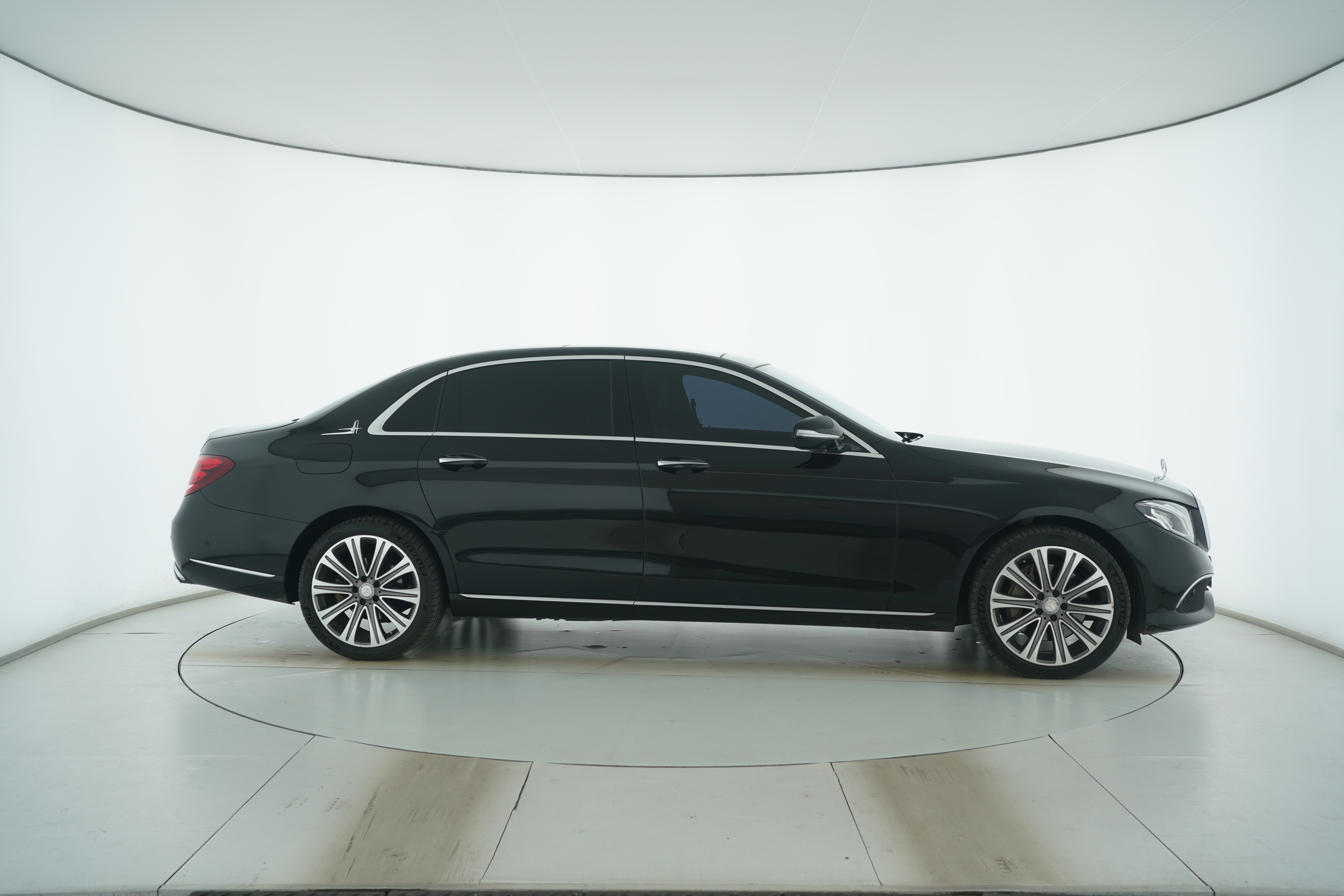 Mercedes Benz E-Class 2016 — фото 8