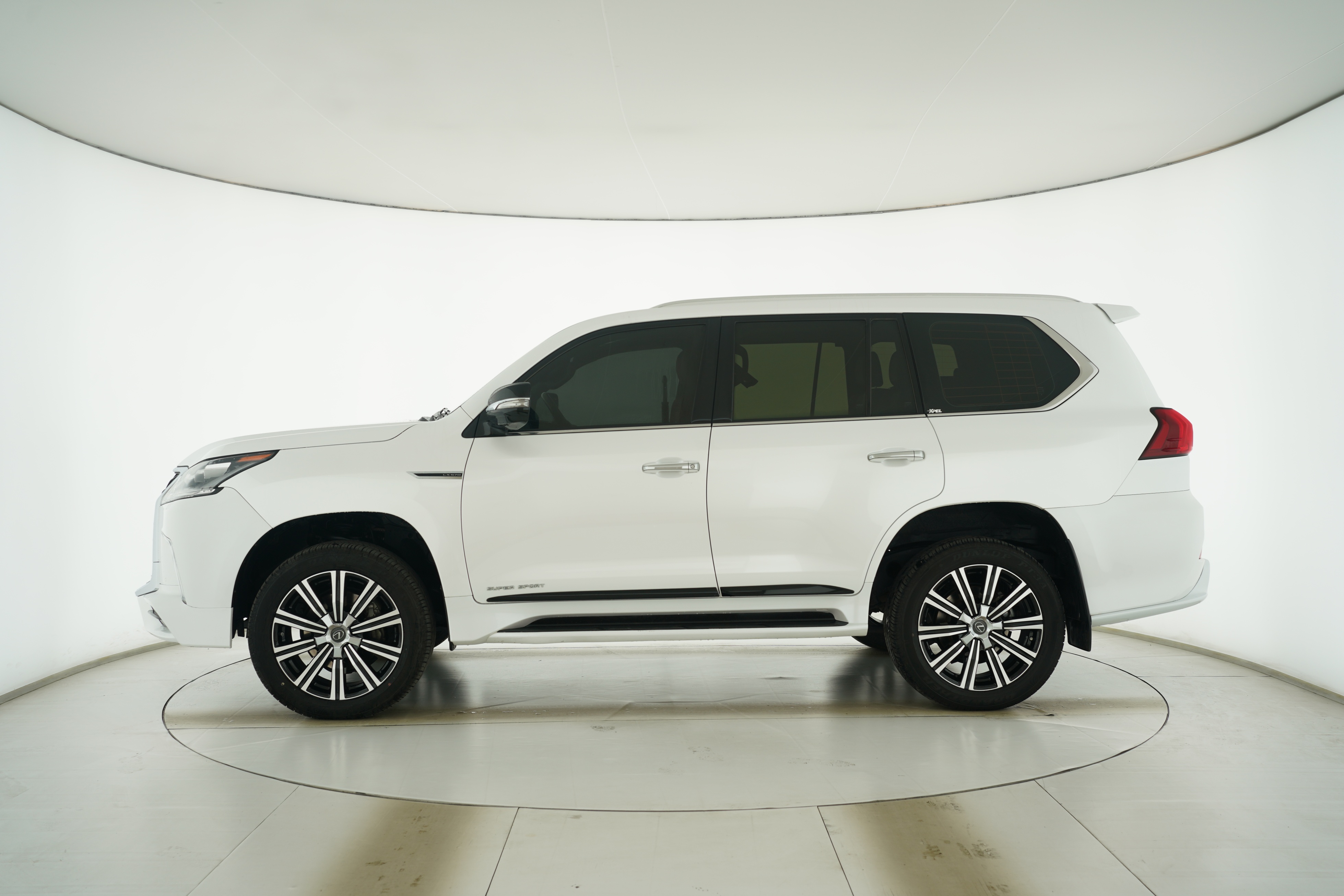 Lexus LX 2019 — фото 7