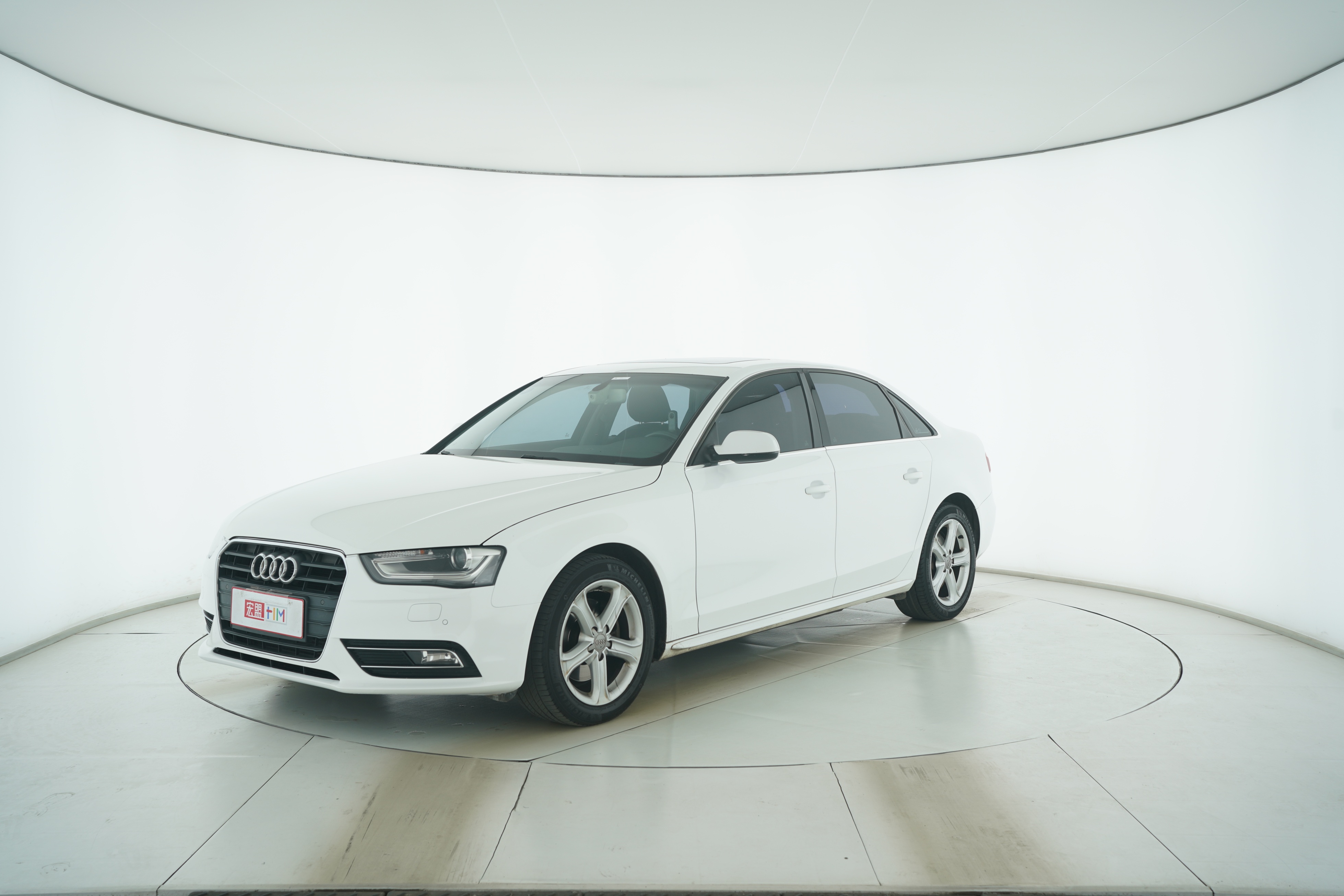 Audi A4L 2015 — фото 1