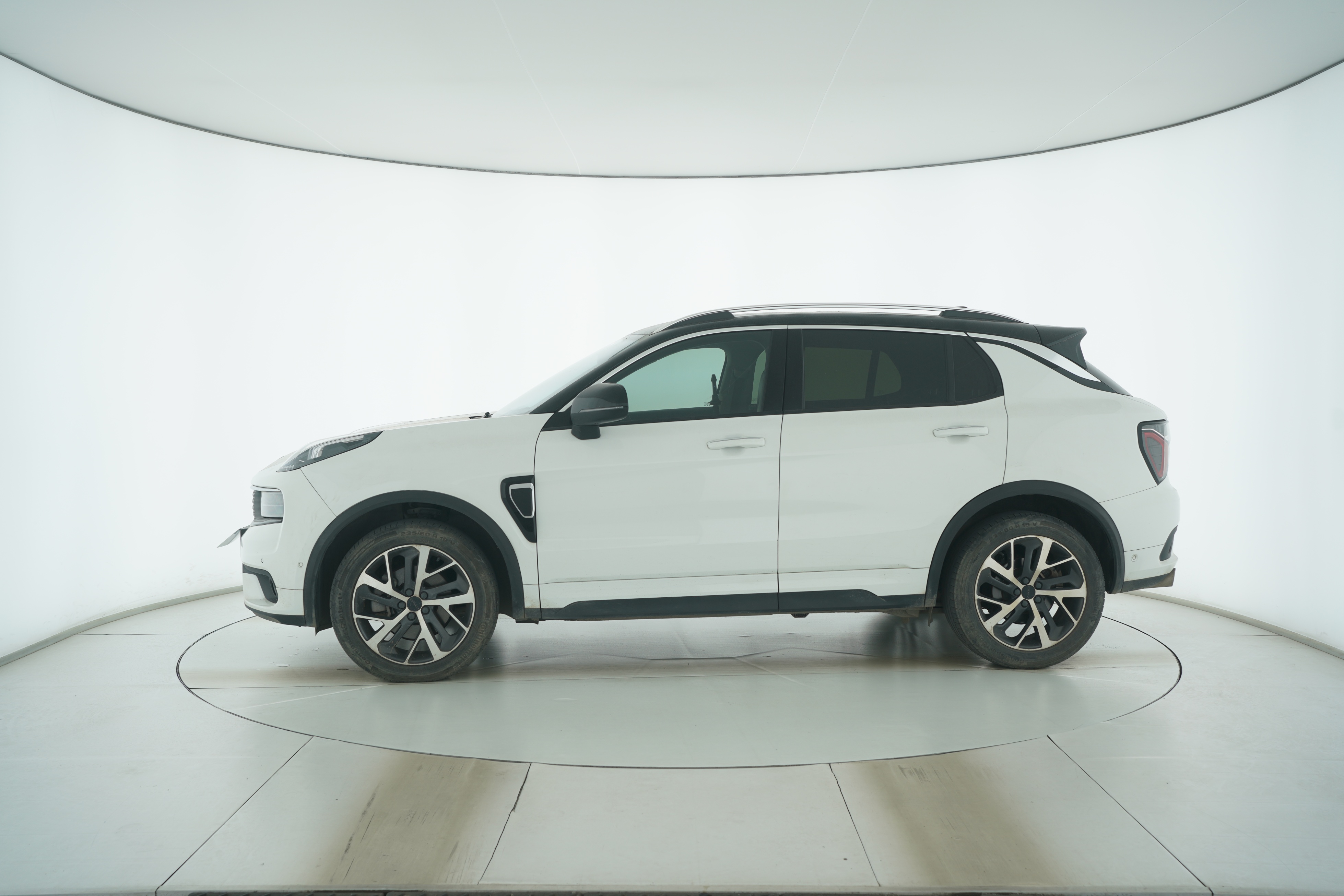 Lynk&co Lynk & Co 01 PHEV 2018 — фото 7