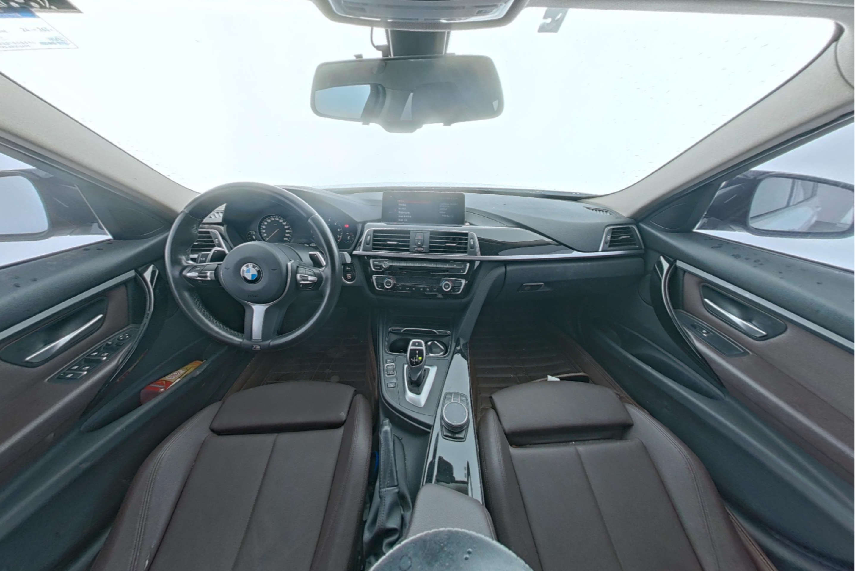 BMW 3 Series 2018 — фото 9