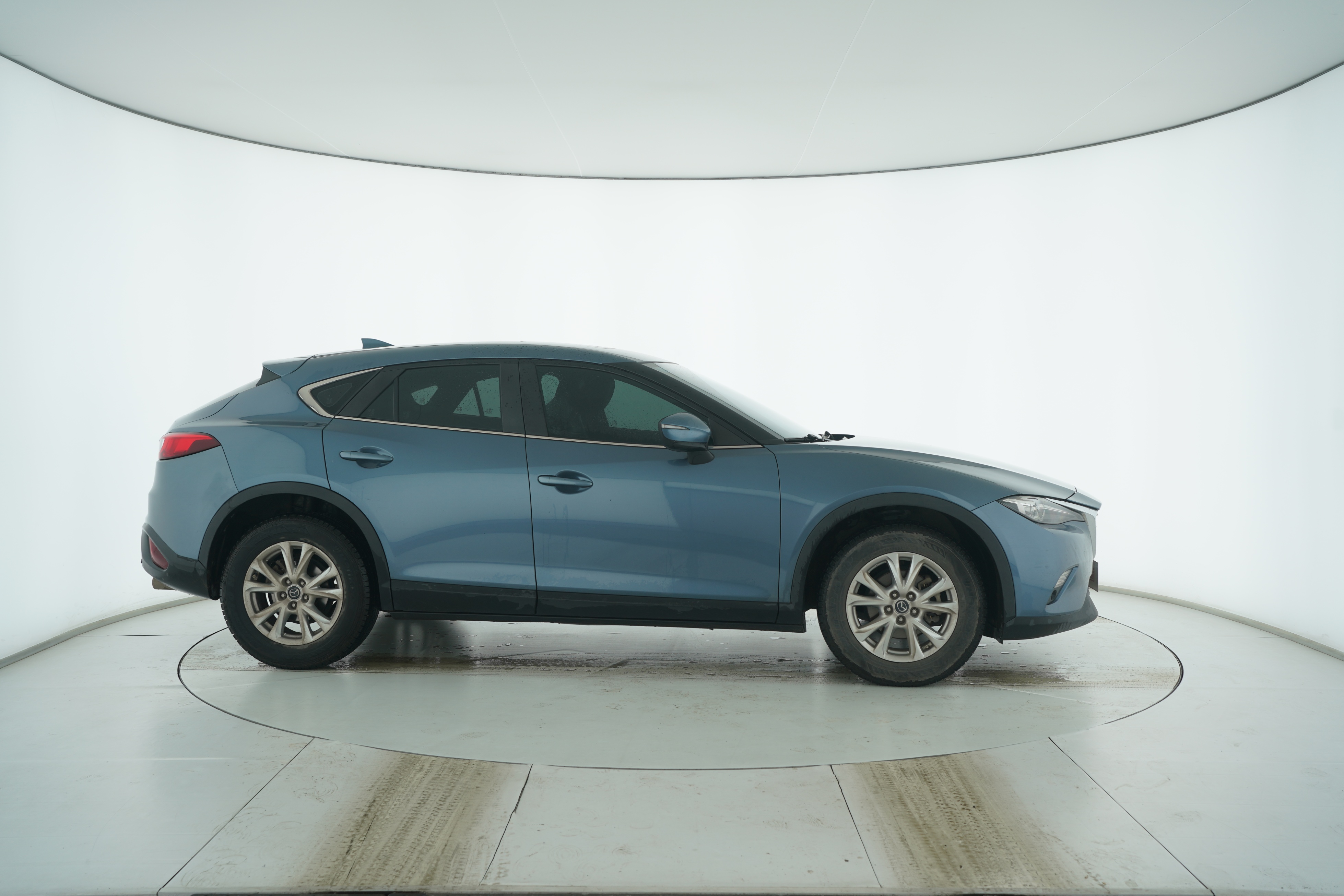Mazda CX-4 2016 — фото 8