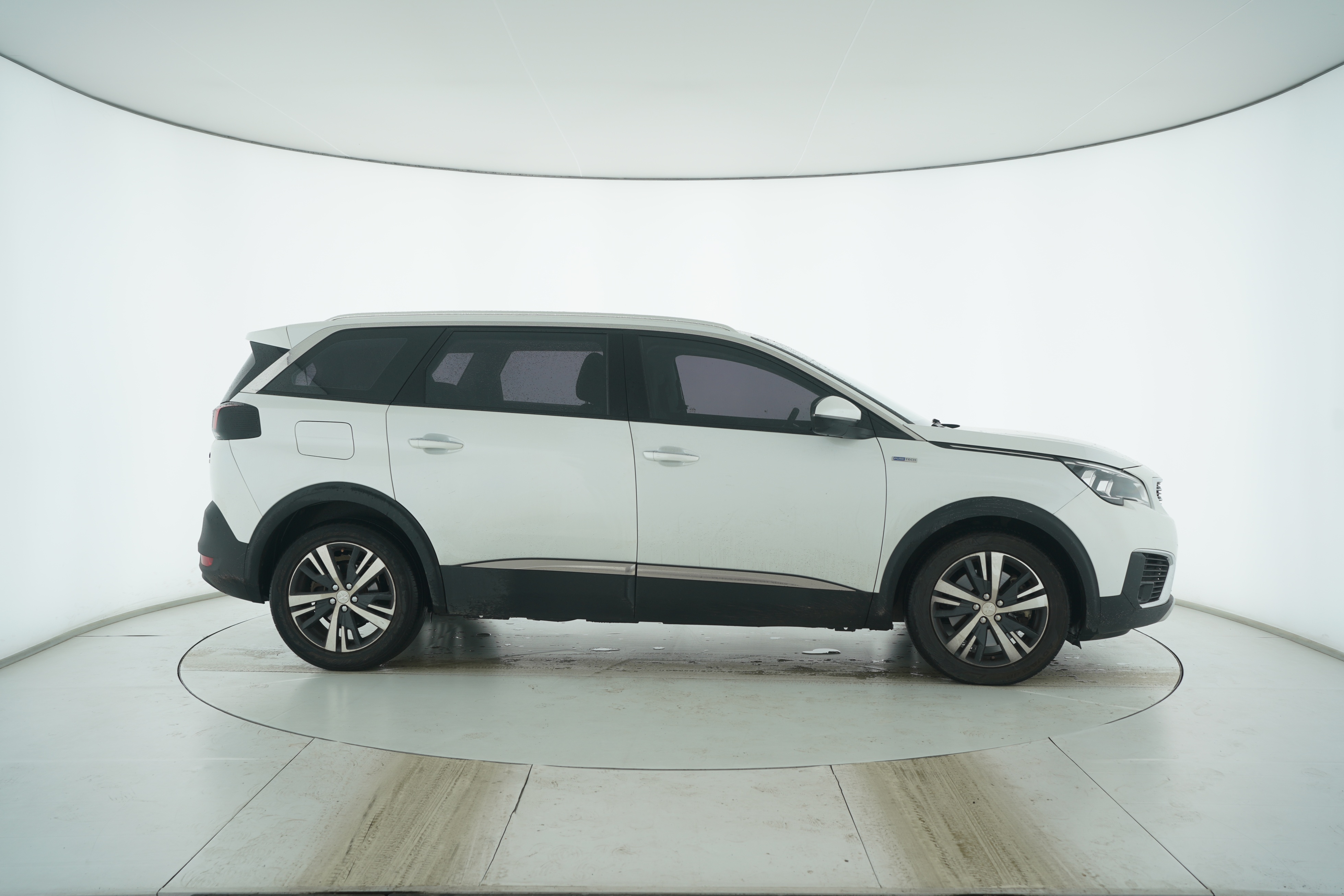 Peugeot 5008 2017 — фото 8