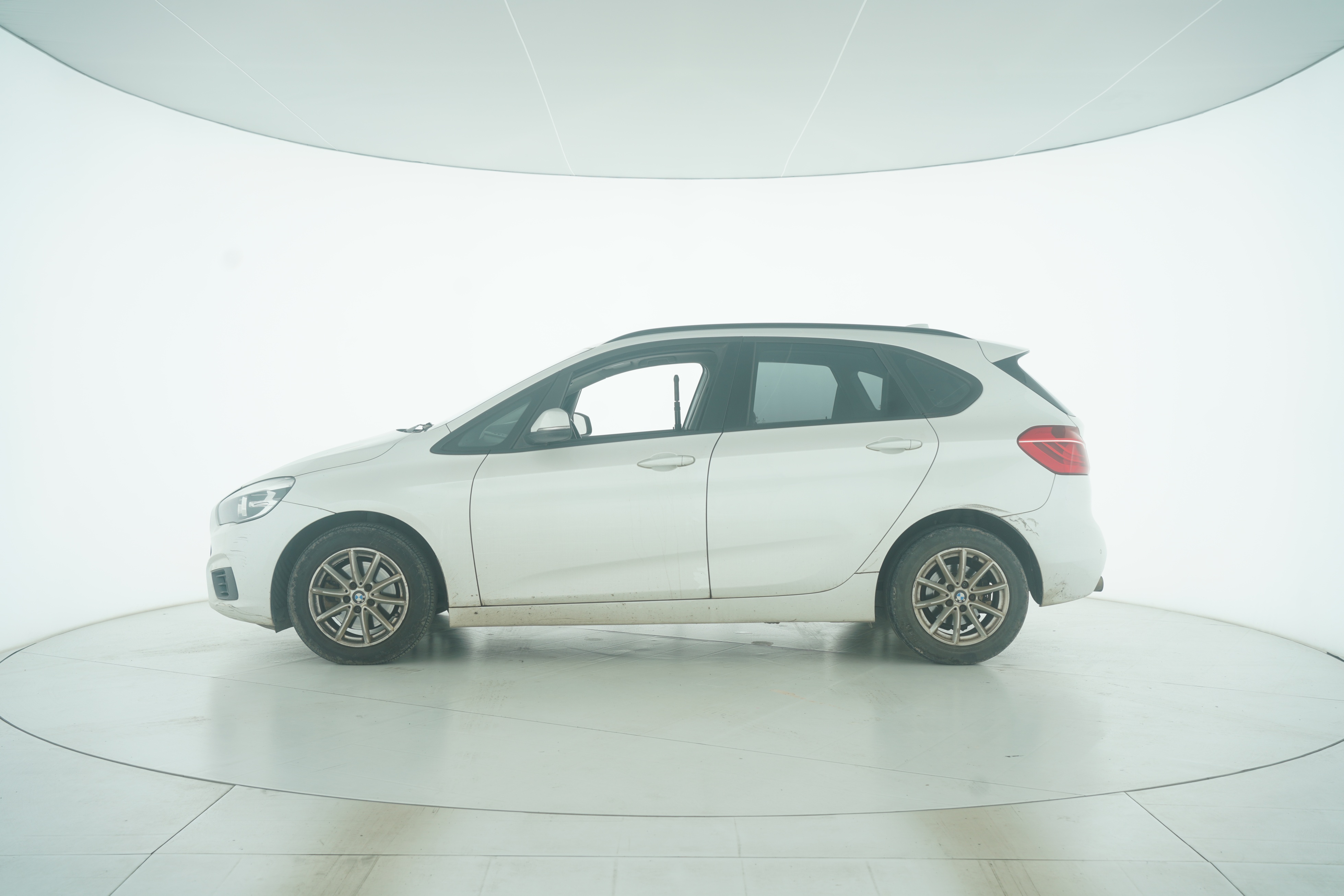 BMW 2 Series Tourer 2016 — фото 7