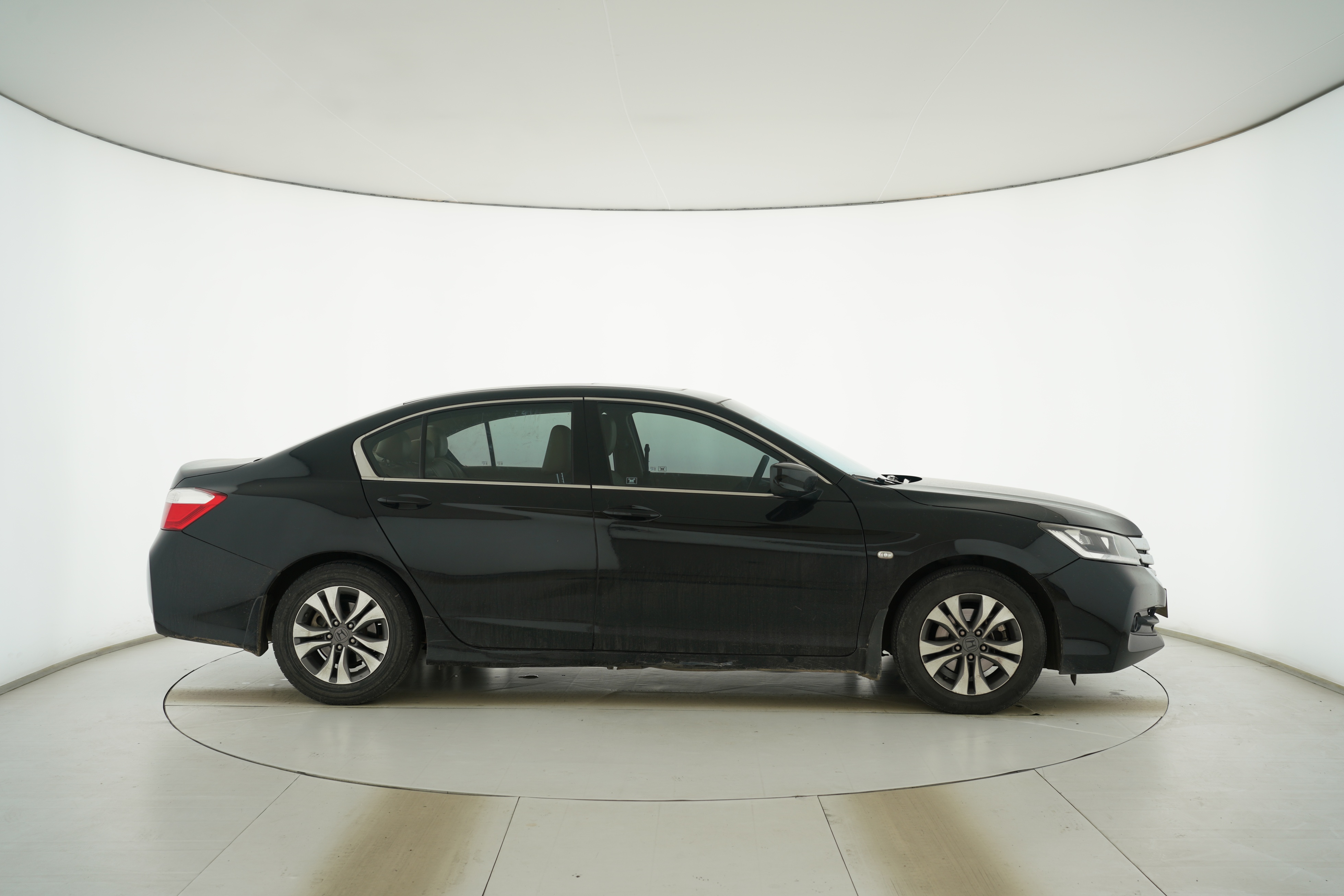 Honda Accord 2015 — фото 8