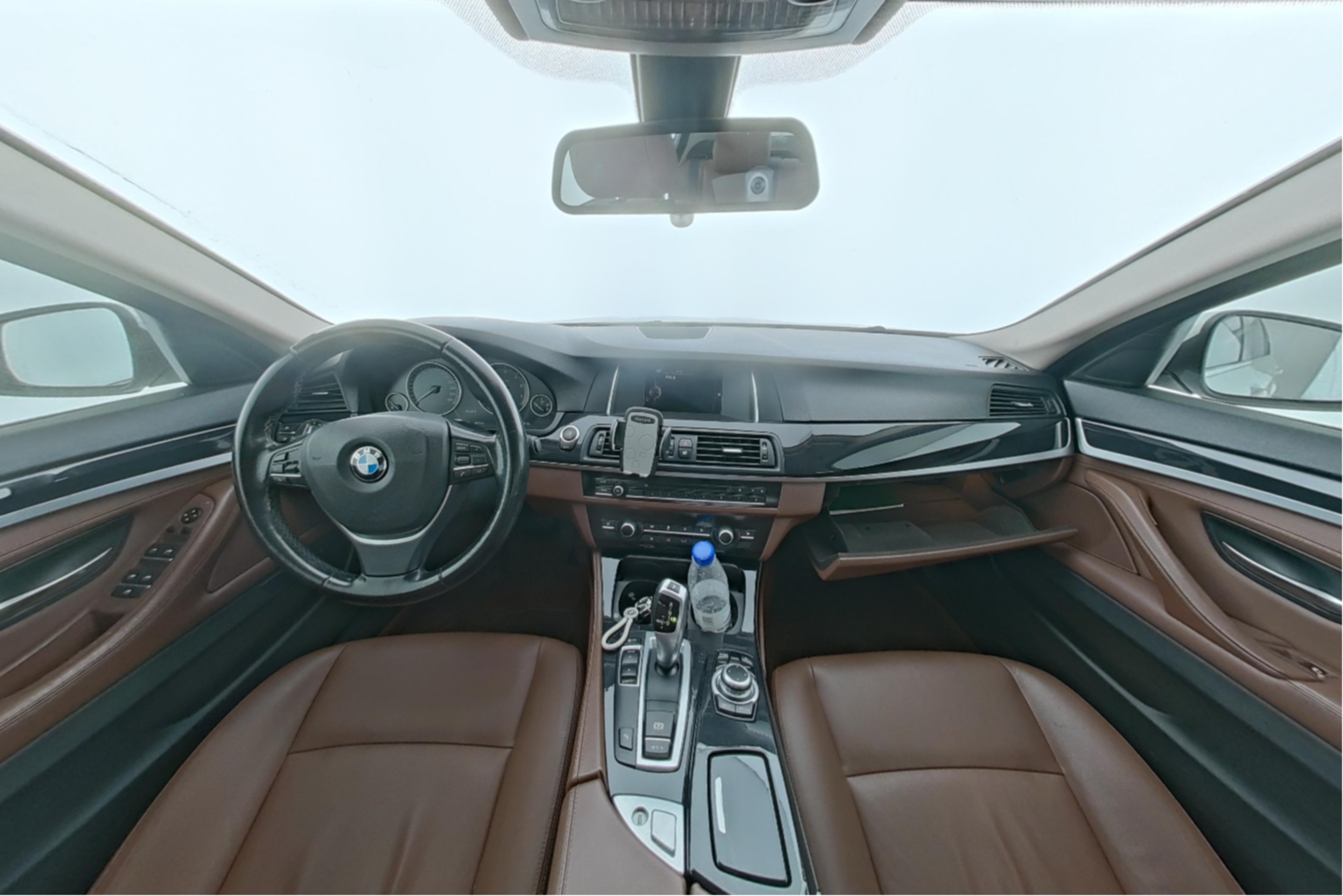 BMW 5 Series 2017 — фото 9