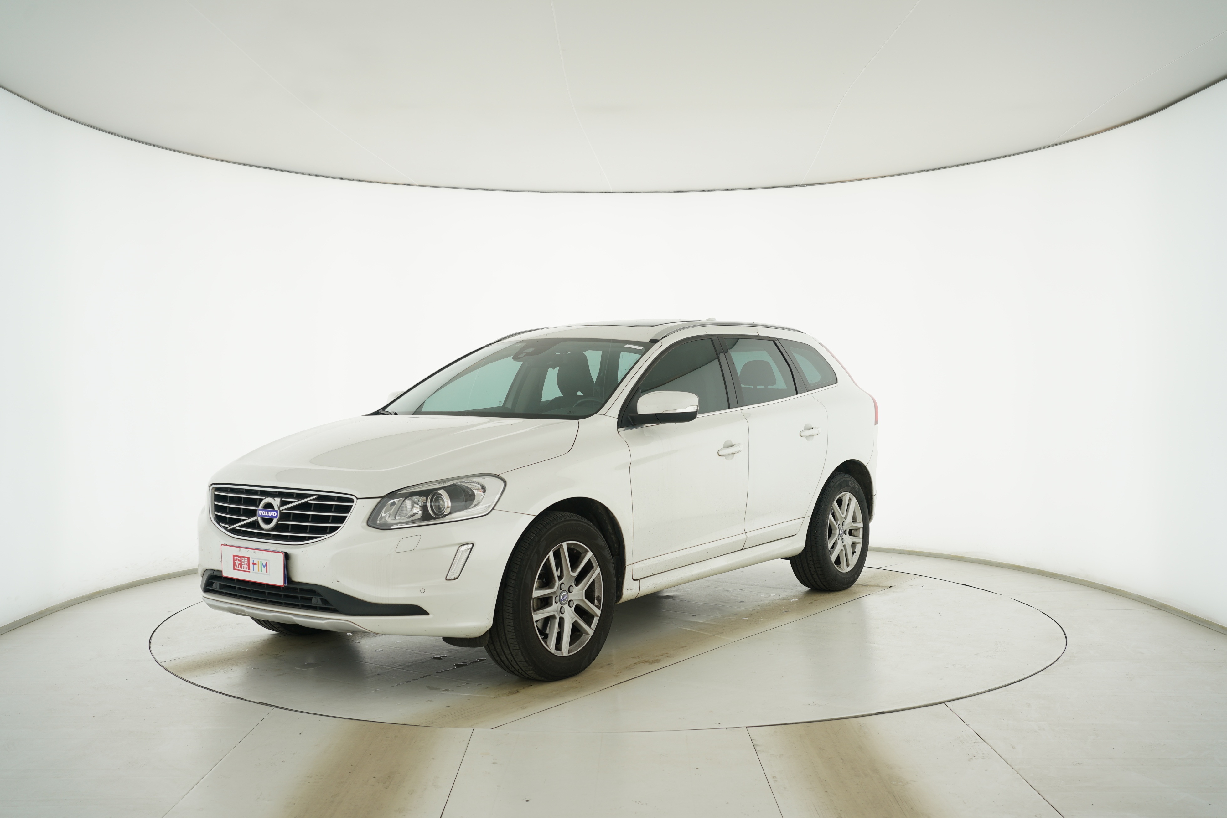 VOLVO XC60 2017 — фото 1