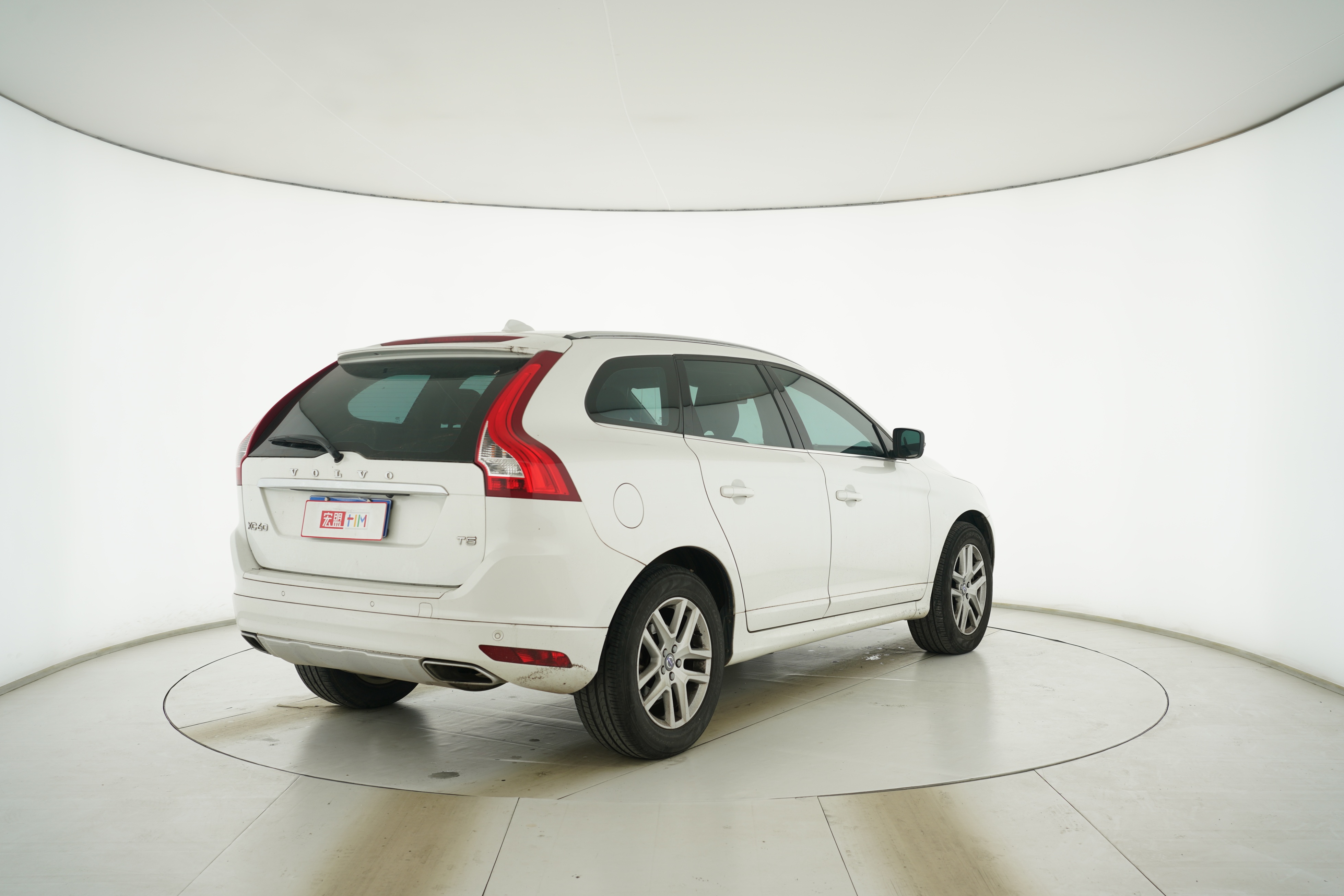 VOLVO XC60 2017 — фото 4