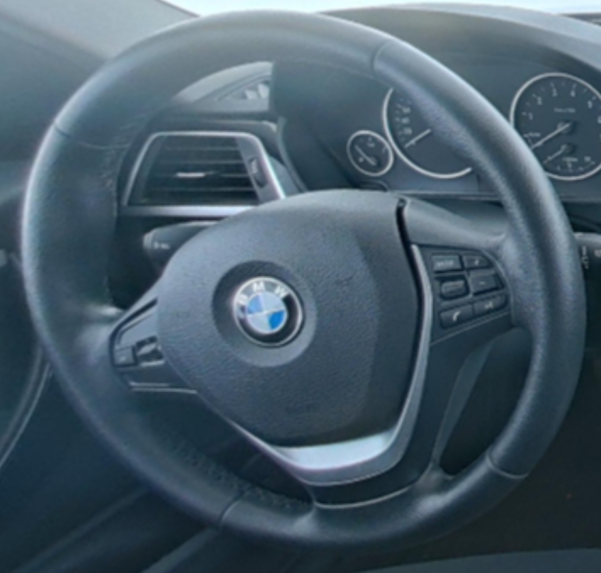 BMW 3 Series 2016 — фото 10