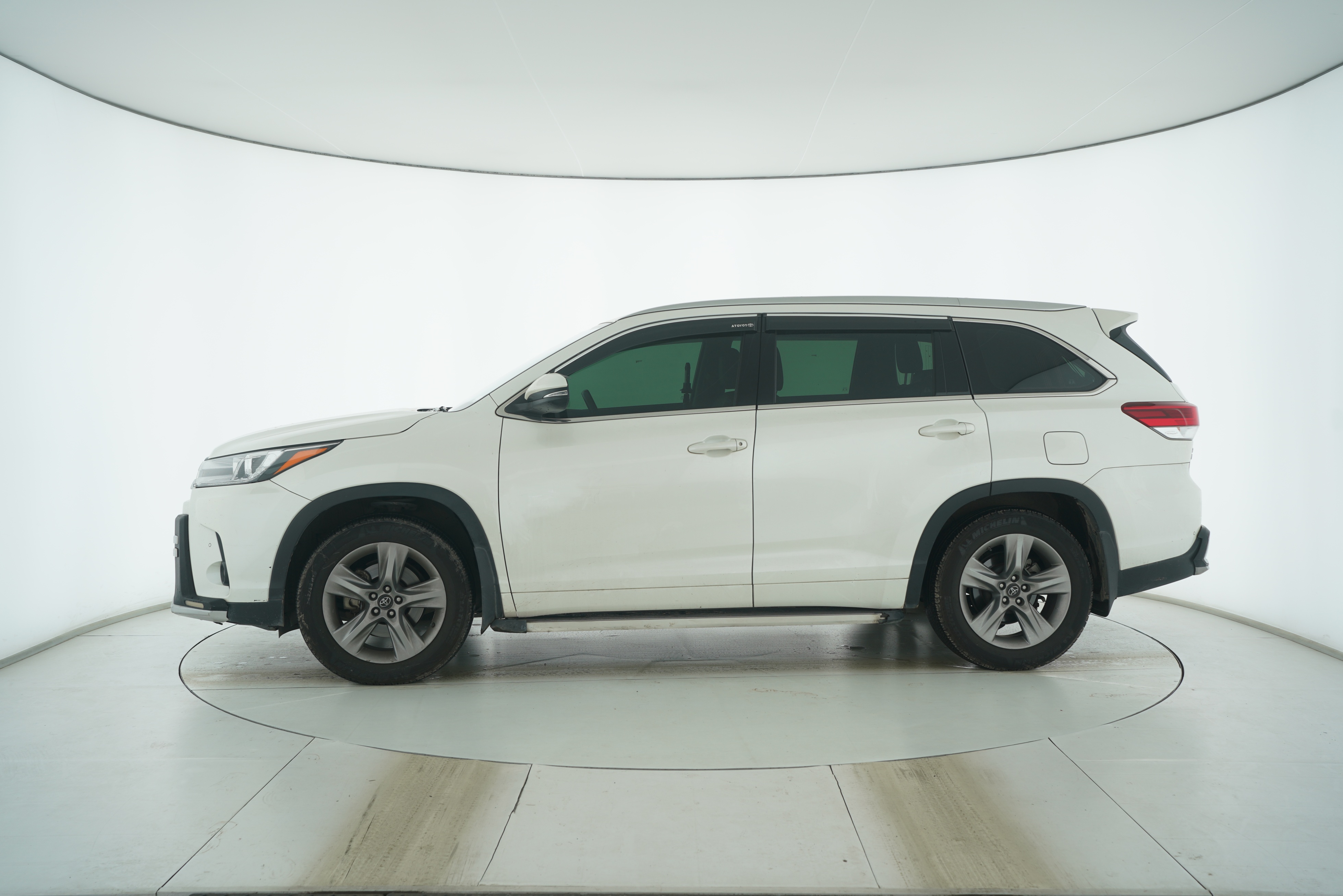 Toyota Highlander 2018 — фото 7