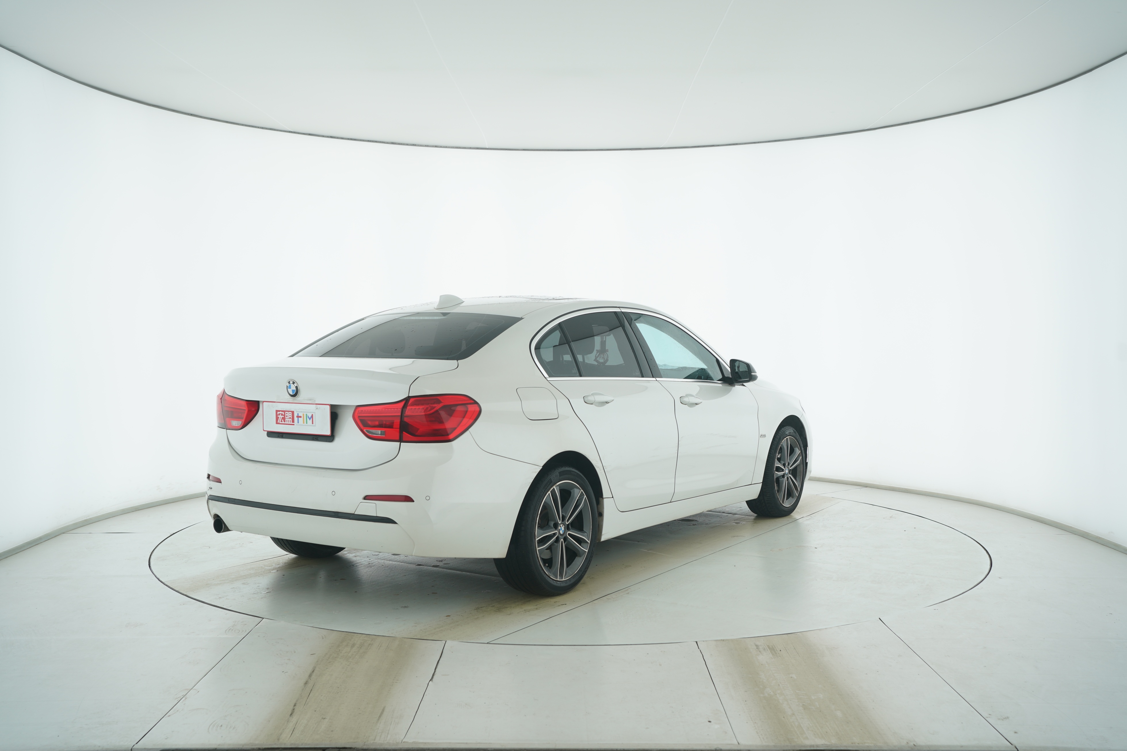 BMW 1 Series 2018 — фото 4
