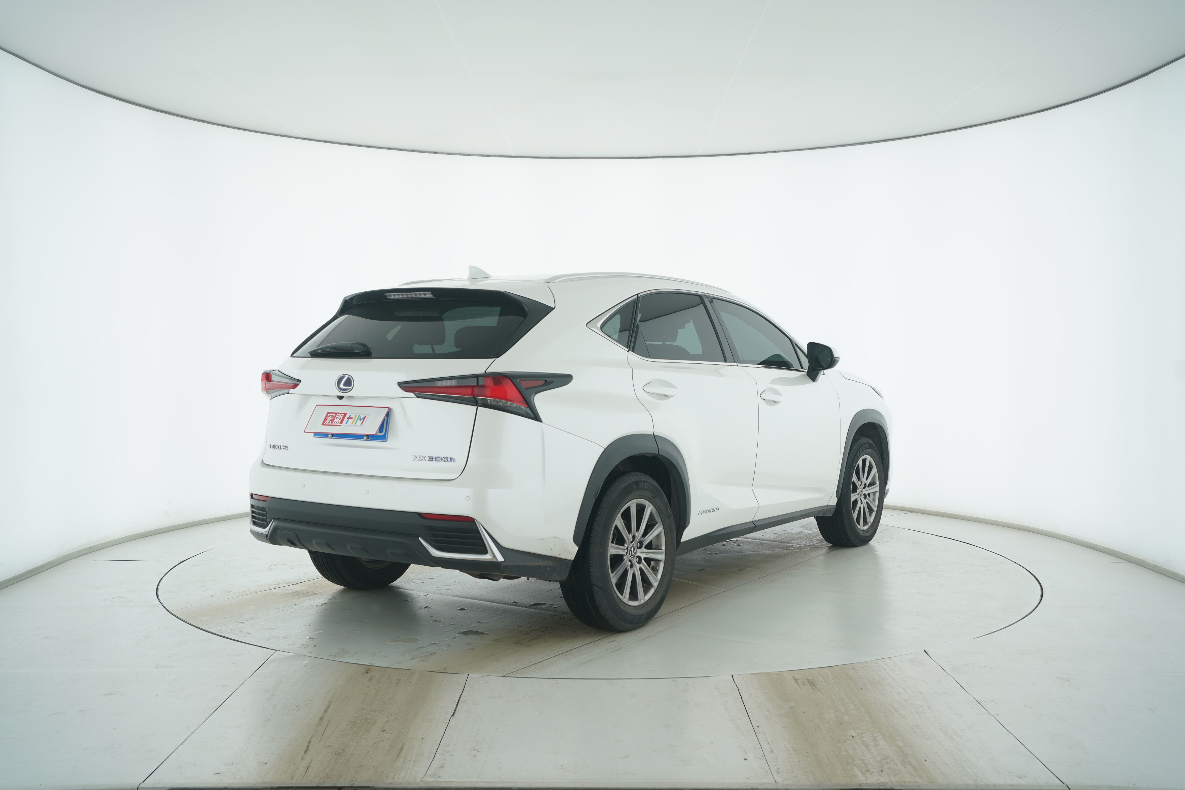 Lexus NX 2020 — фото 4