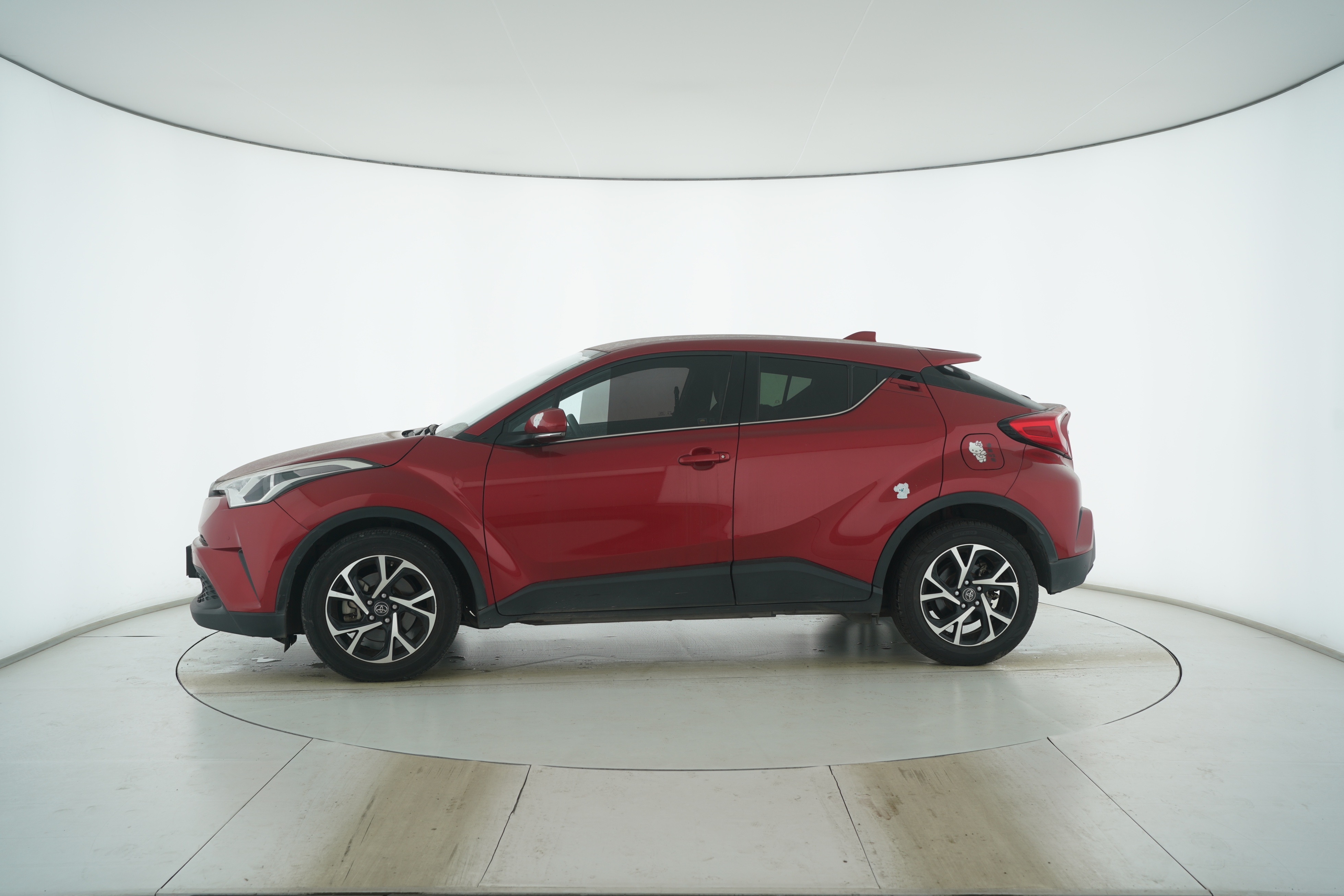 Toyota C-HR 2018 — фото 7