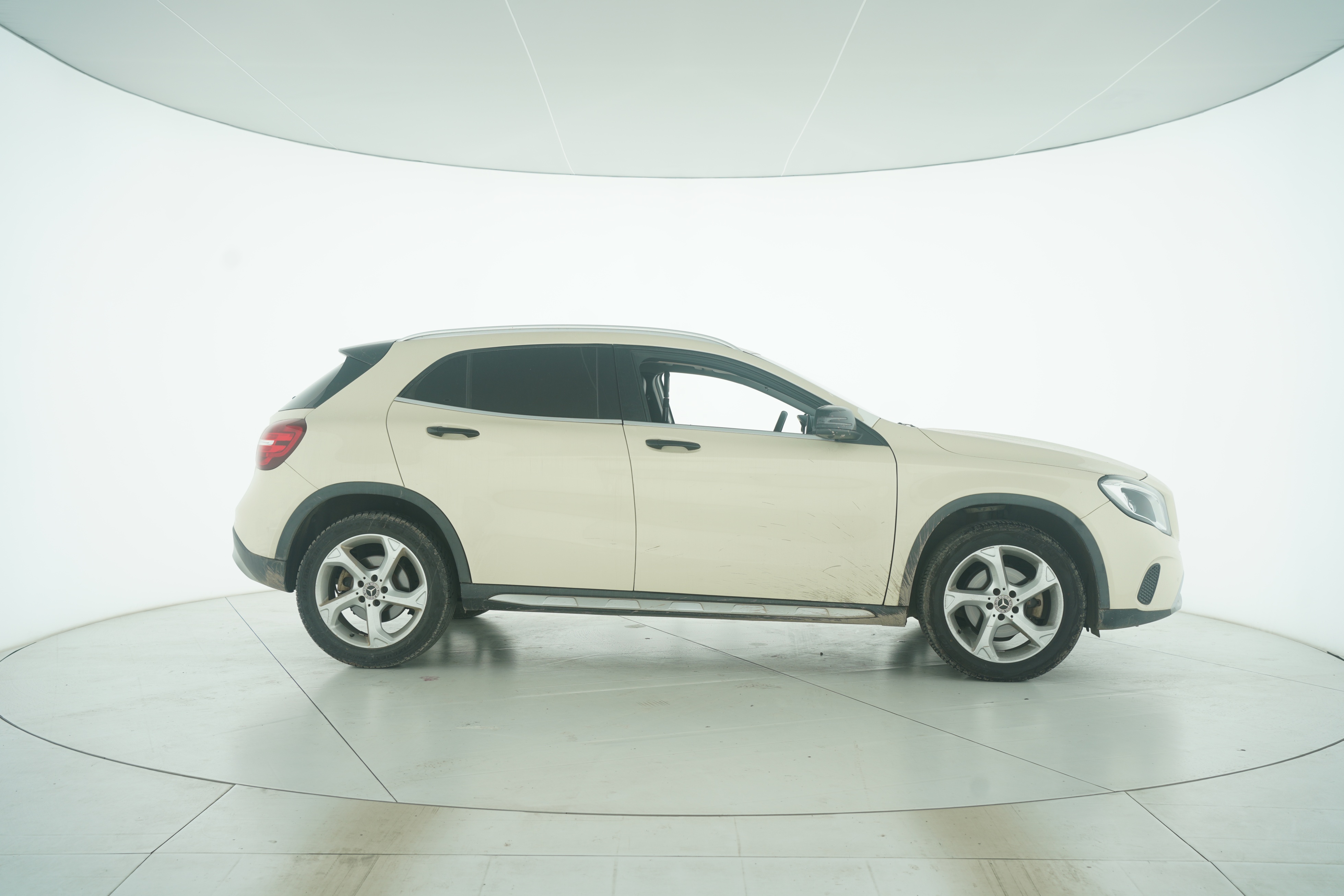 Mercedes Benz GLA 2018 — фото 8