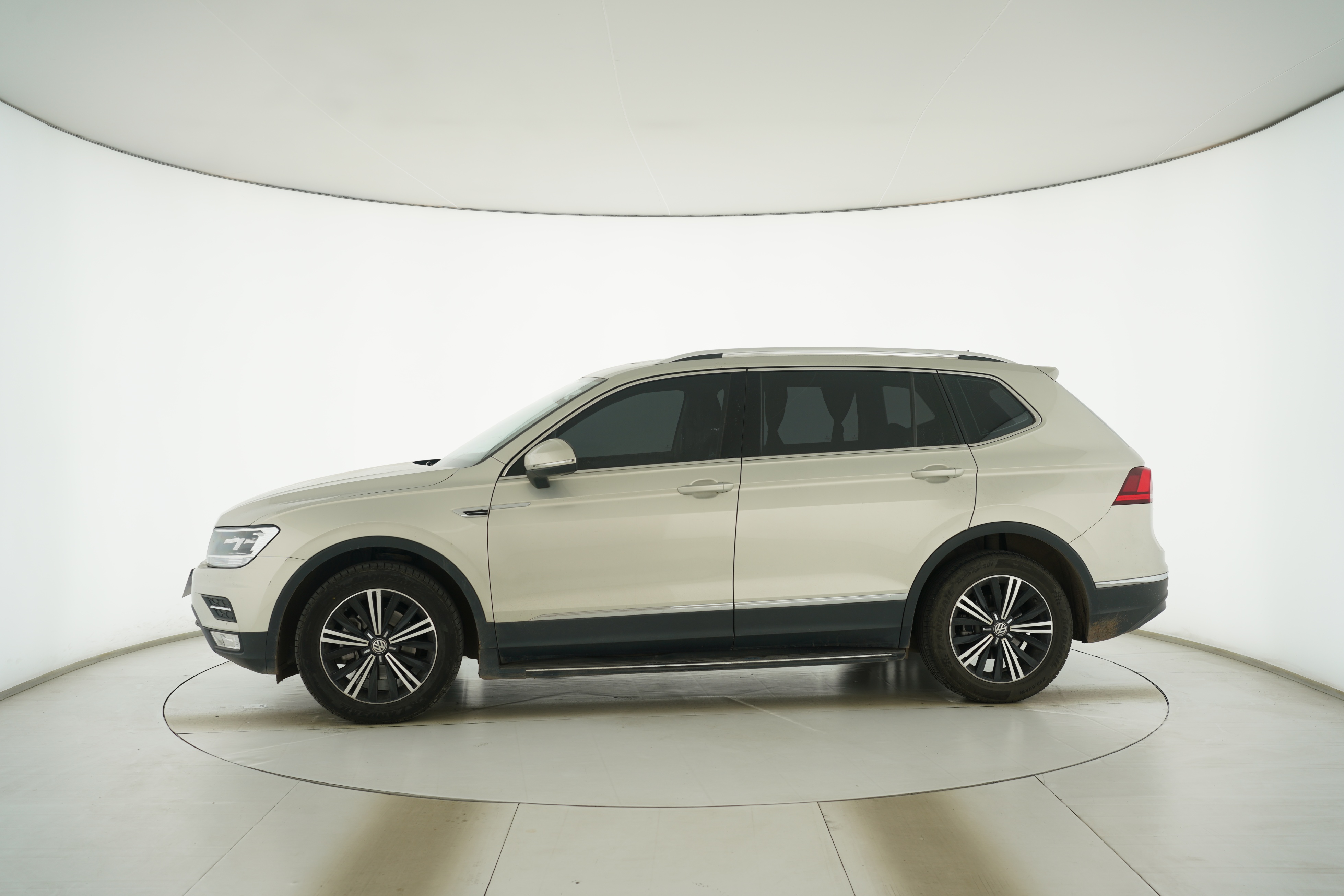 Volkswagen Tiguan L 2020 — фото 7