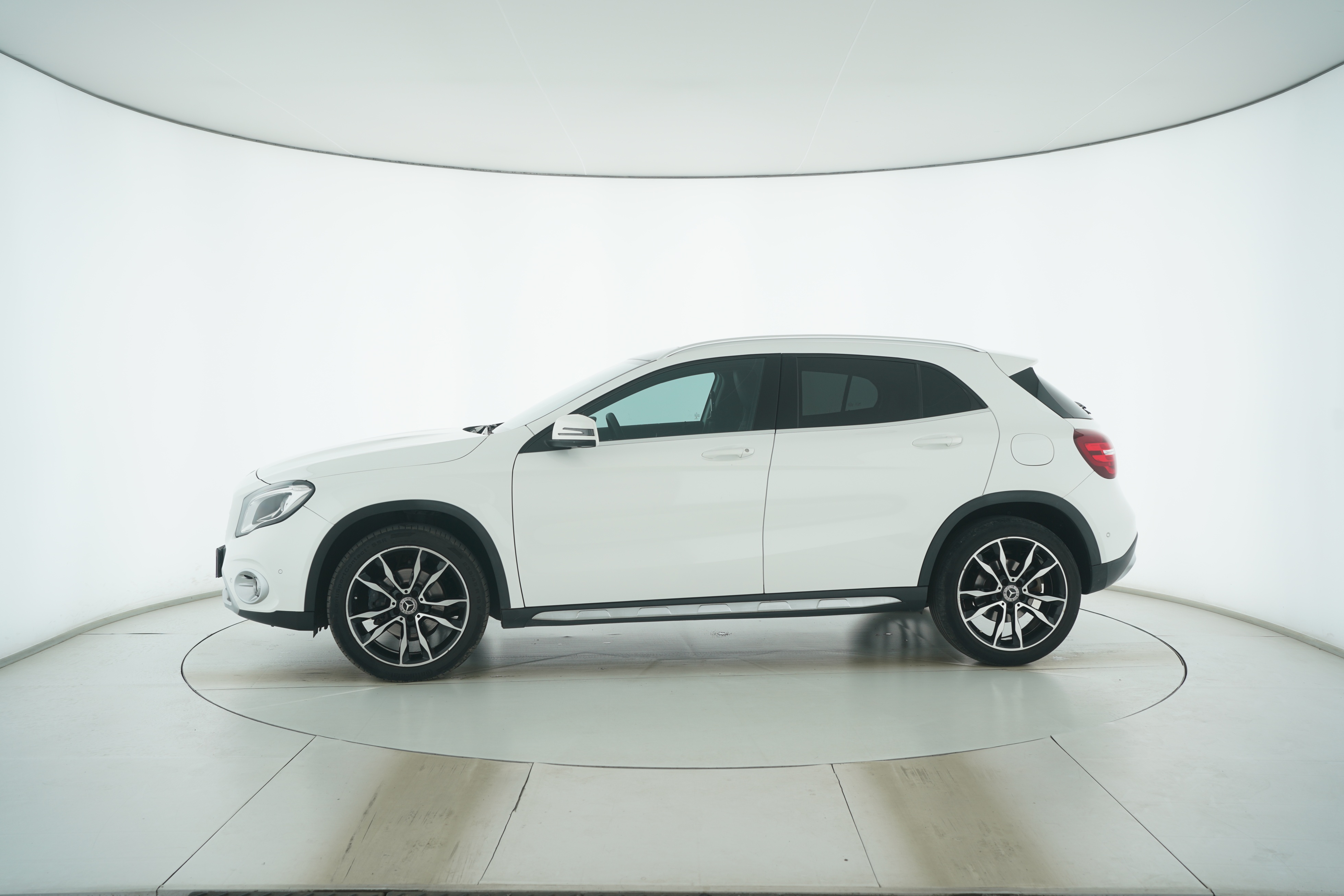 Mercedes Benz GLA 2017 — фото 7
