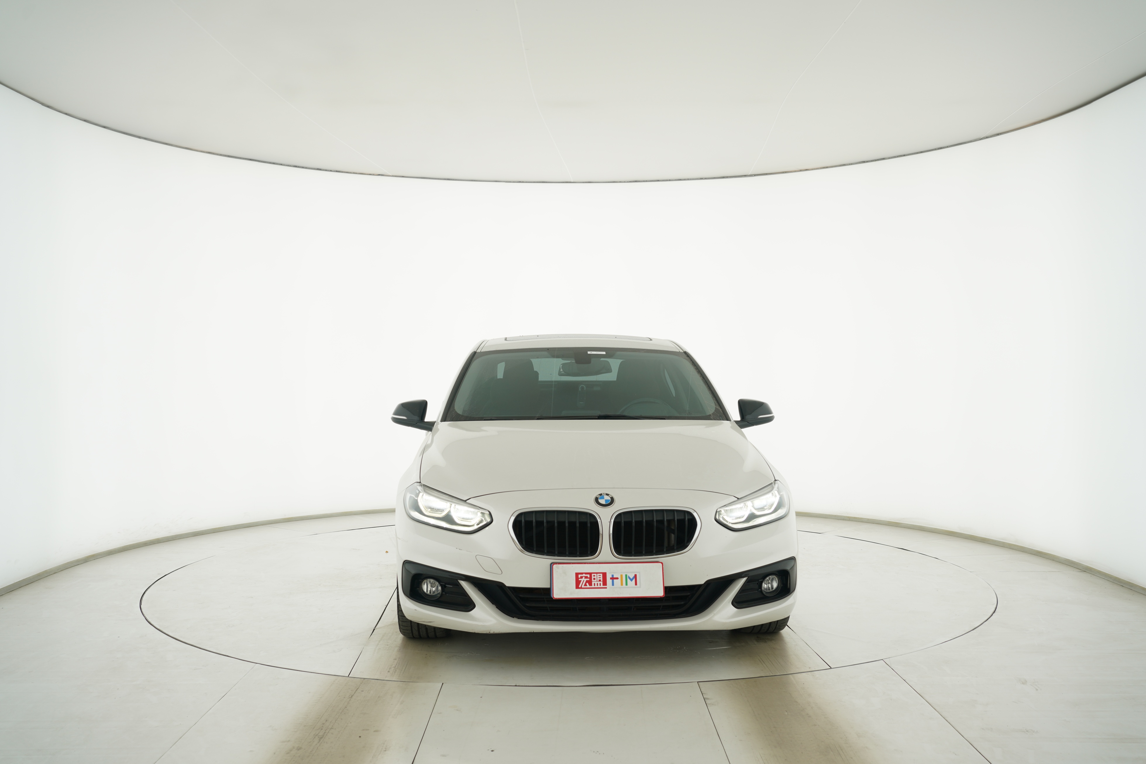 BMW 1 Series 2018 — фото 5