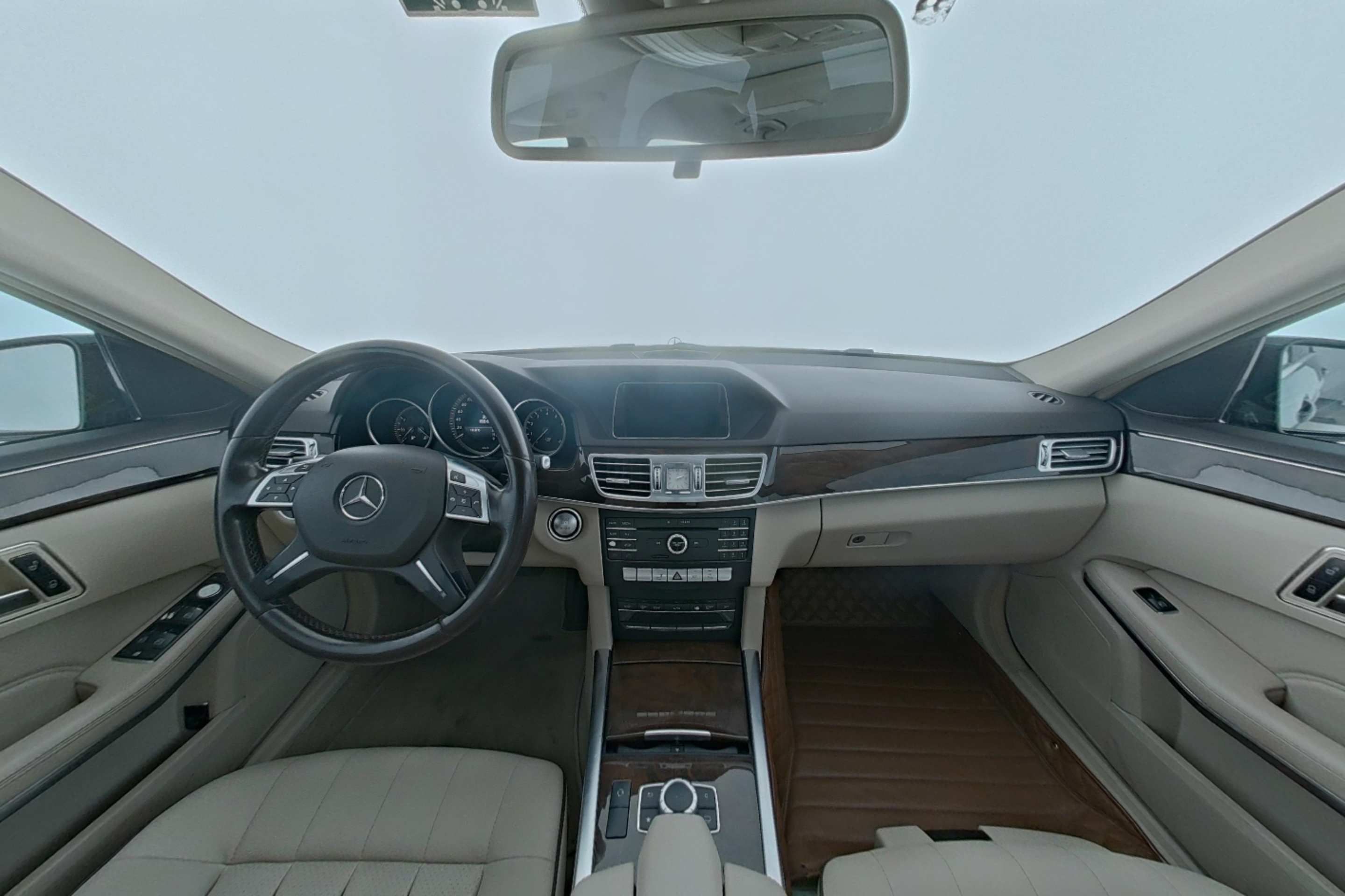 Mercedes Benz E-Class 2015 — фото 9