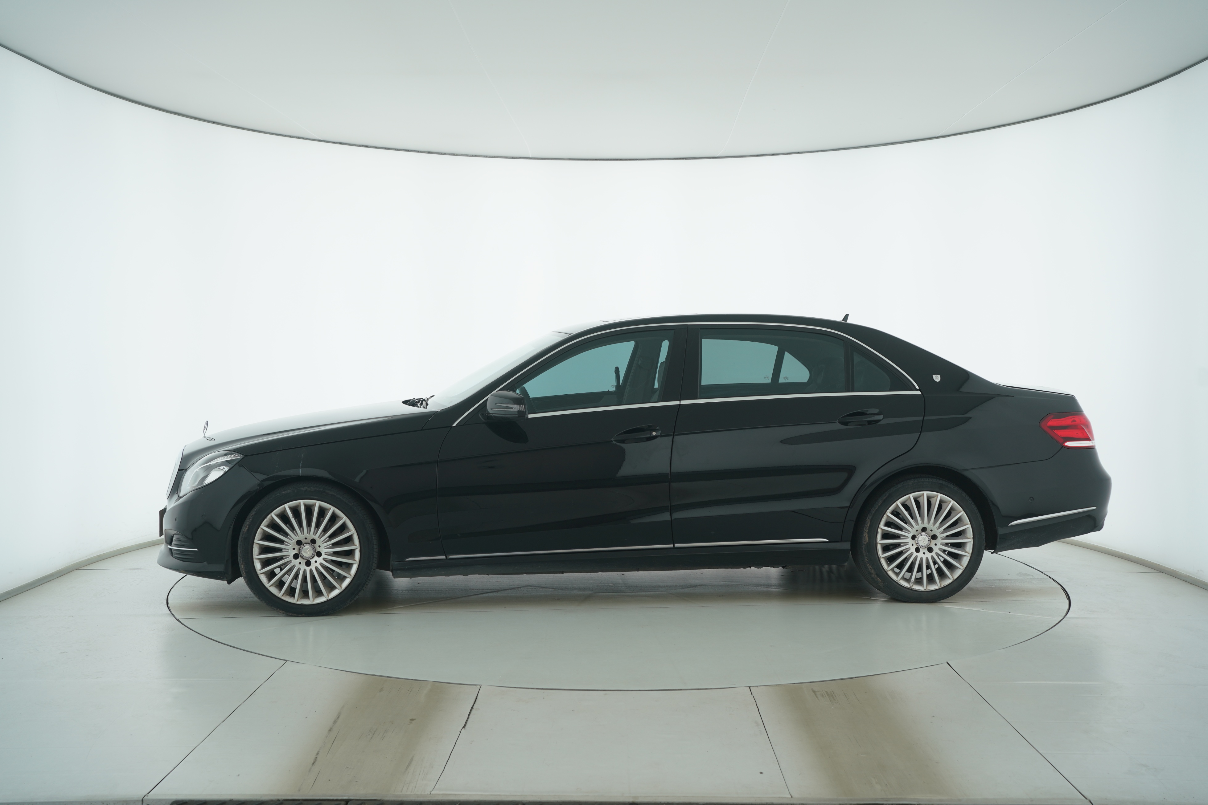 Mercedes Benz E-Class 2015 — фото 7