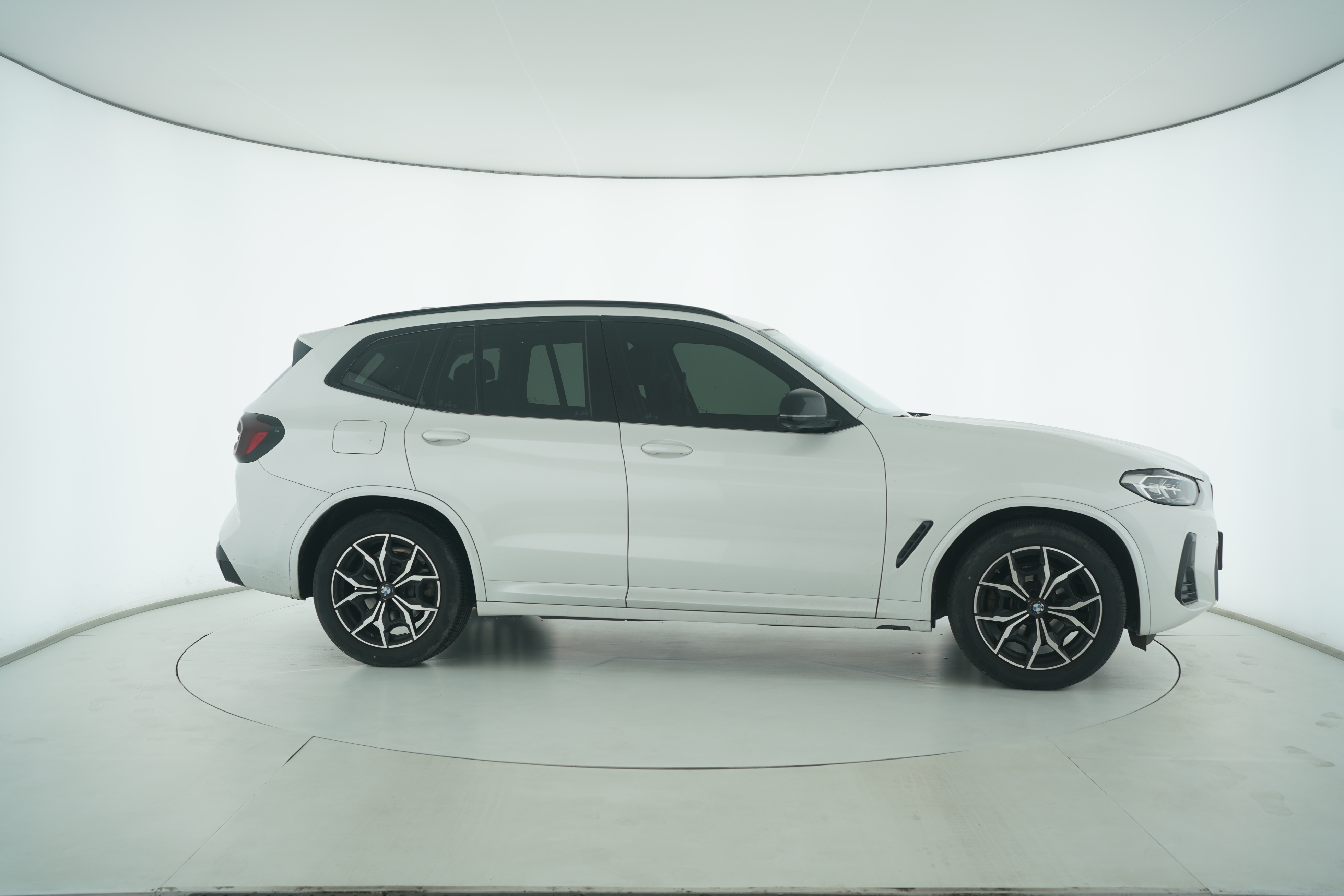 BMW X4 2022 — фото 8