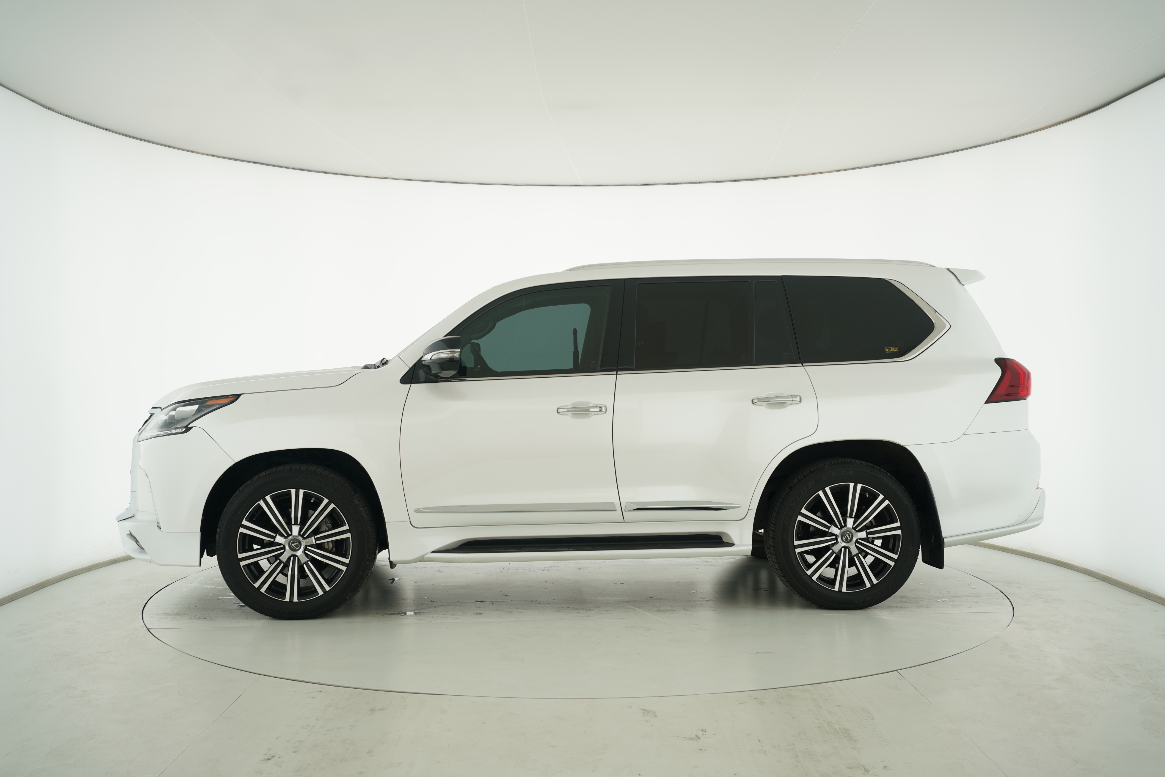 Lexus LX 2019 — фото 7