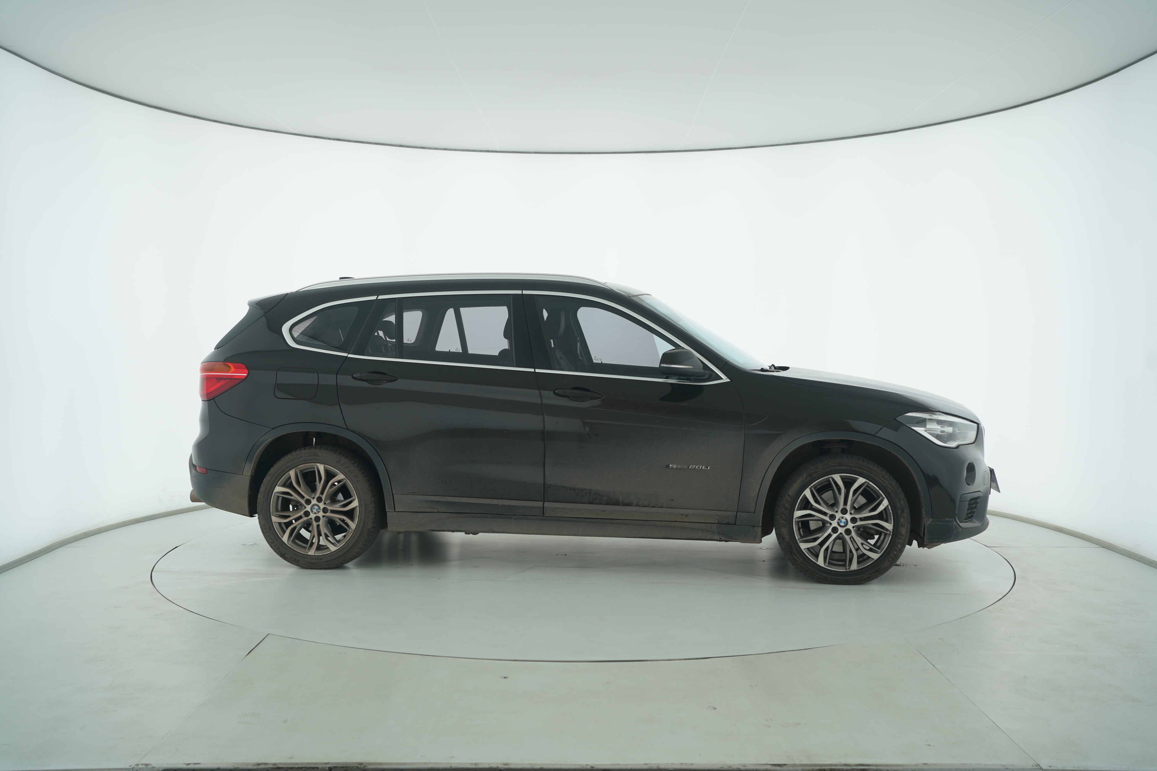 BMW X1 2018 — фото 8
