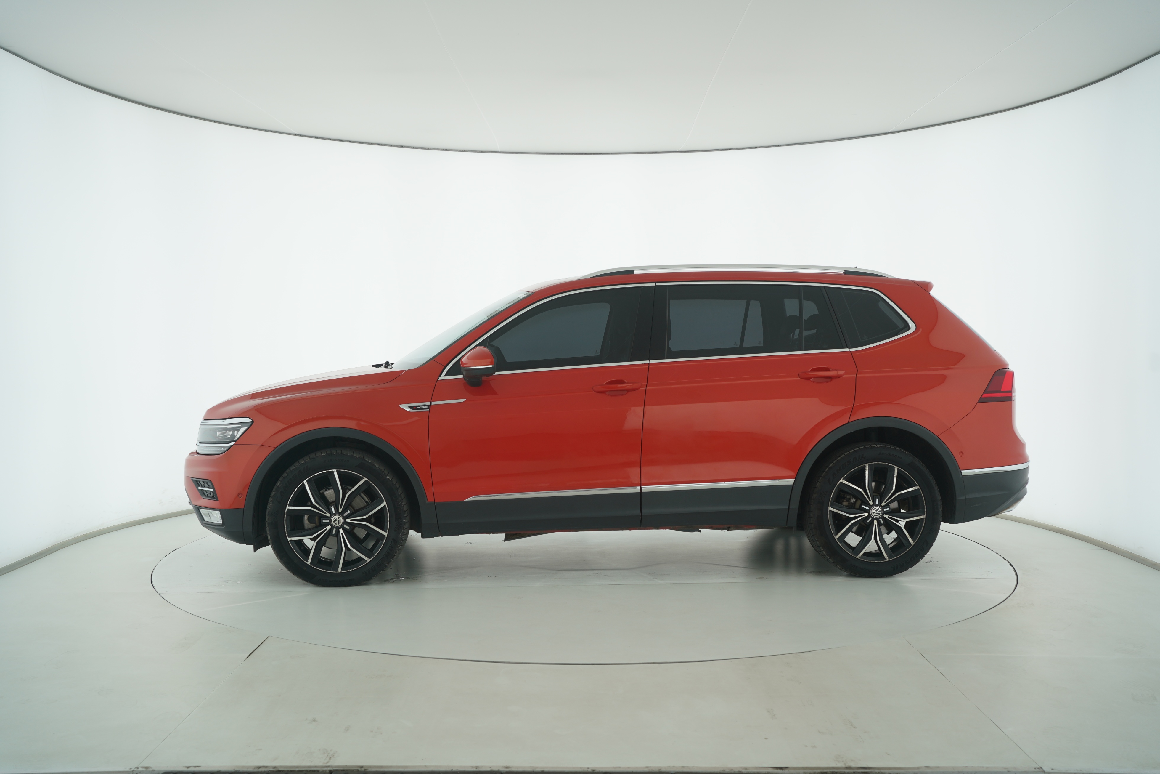 Volkswagen Tiguan L 2017 — фото 7