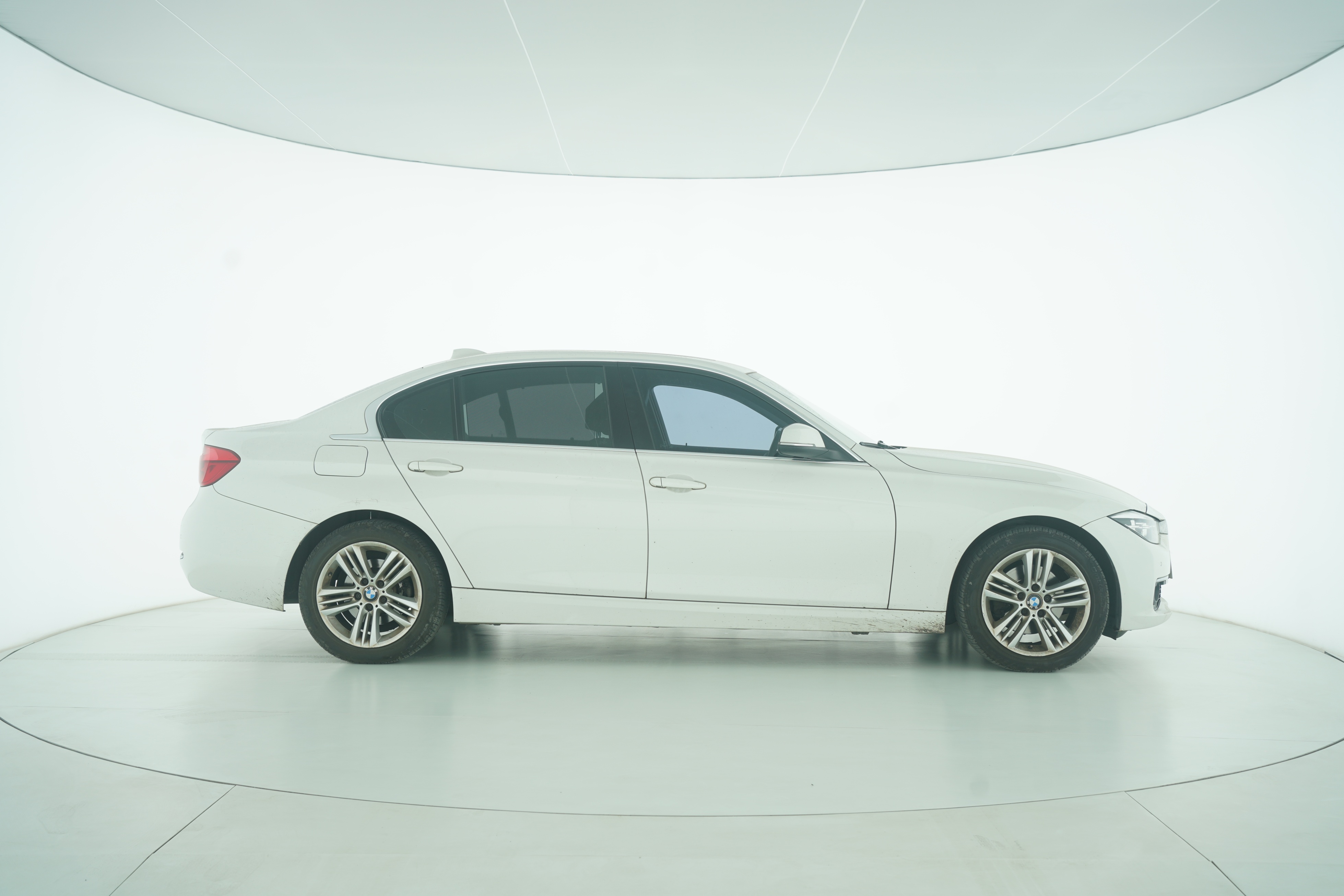 BMW 3 Series 2016 — фото 8