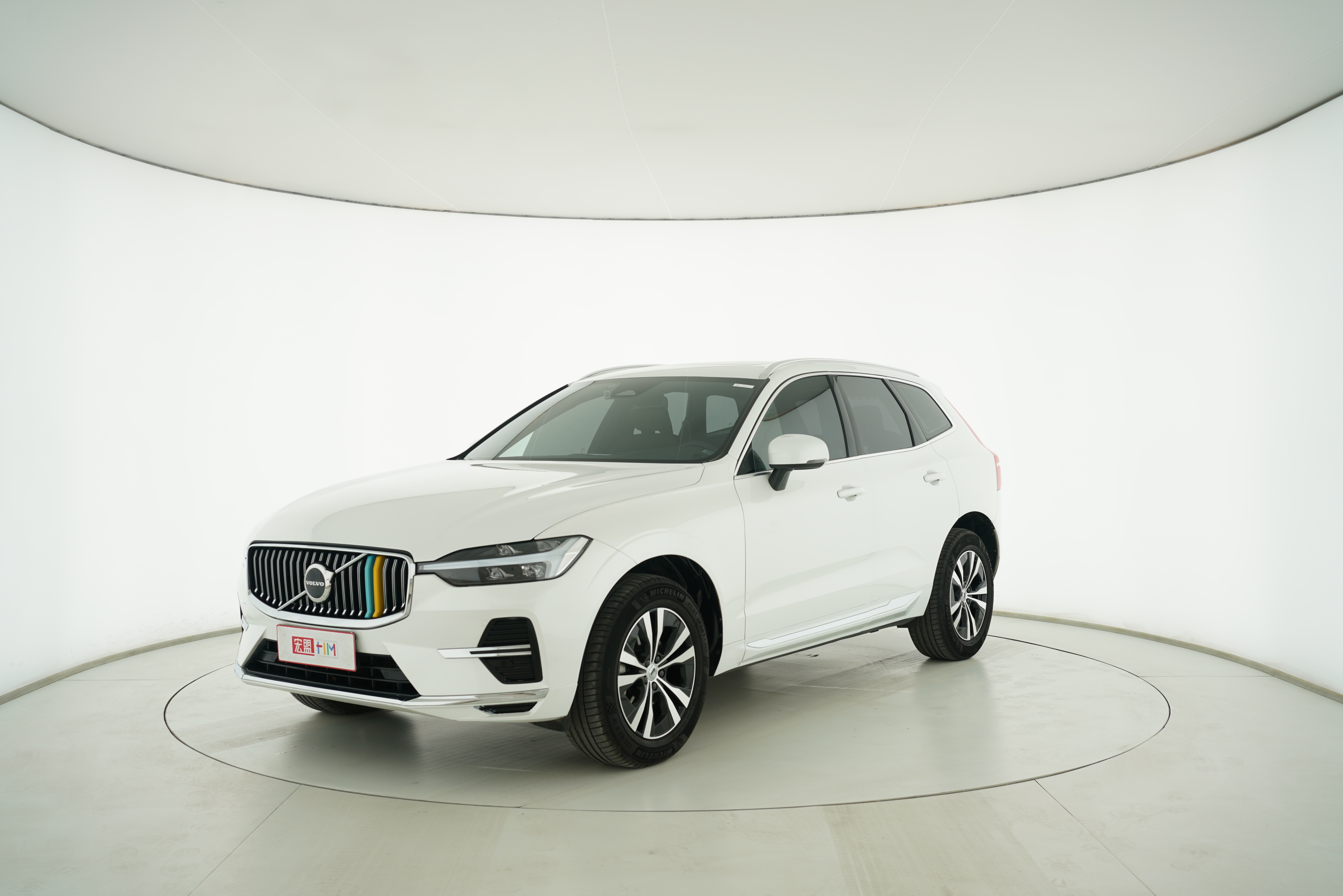 VOLVO XC60 2023 — фото 1