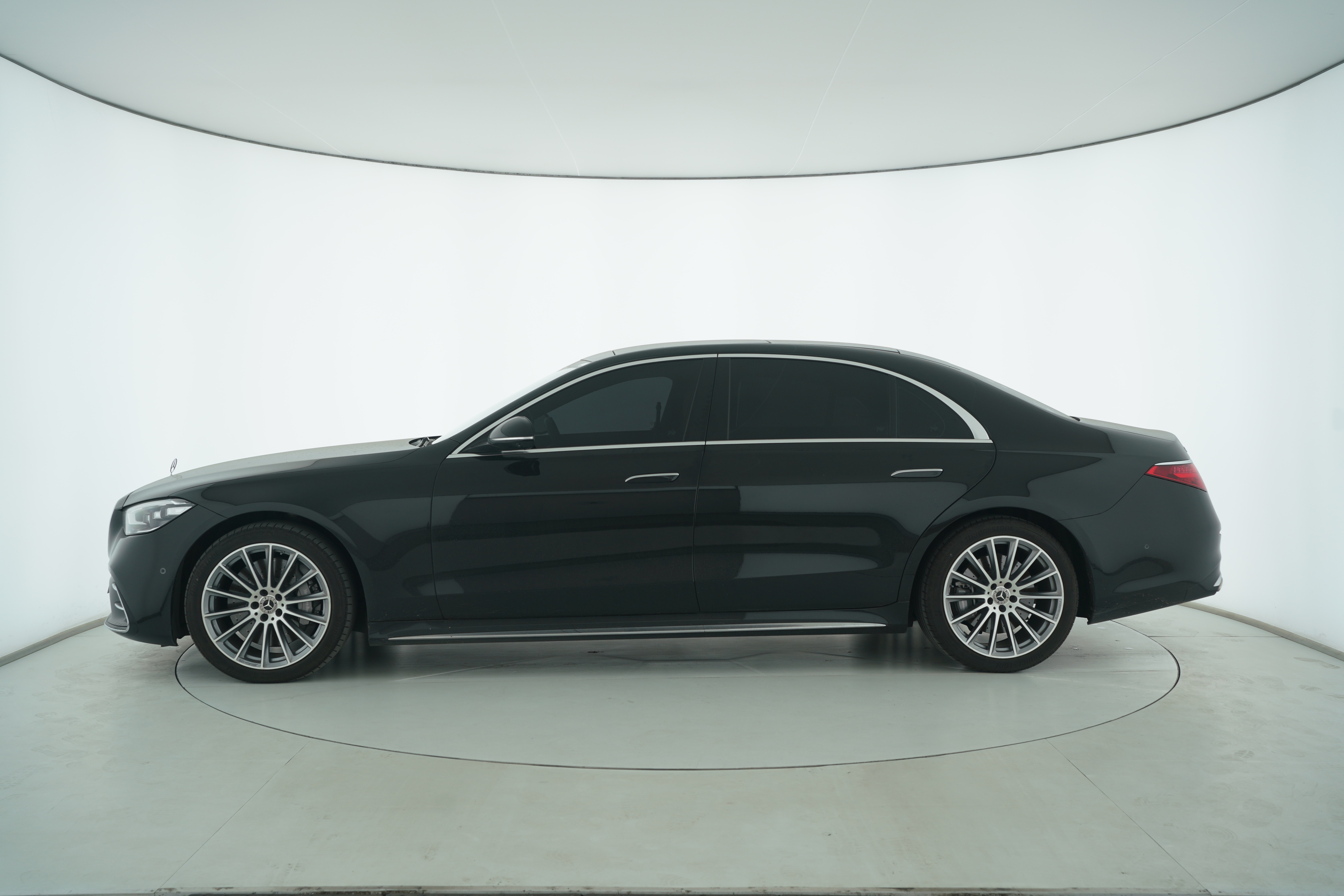 Mercedes Benz S-Class 2023 — фото 7